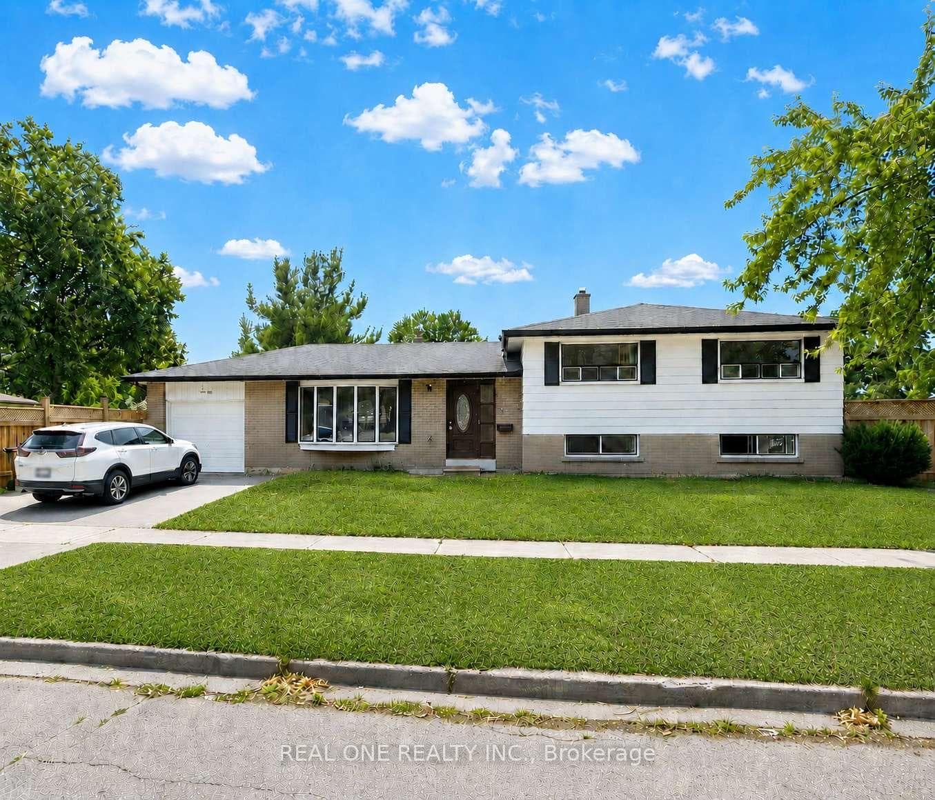 1 Grovenest Drive, Scarborough (West Hill / Highland Creek)