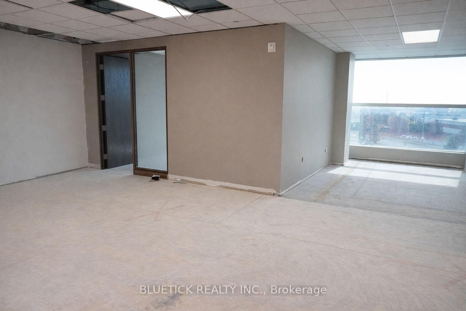 5500 North Service Road Unit 401, Burlington, ON L7L 6W6 - Photo 1