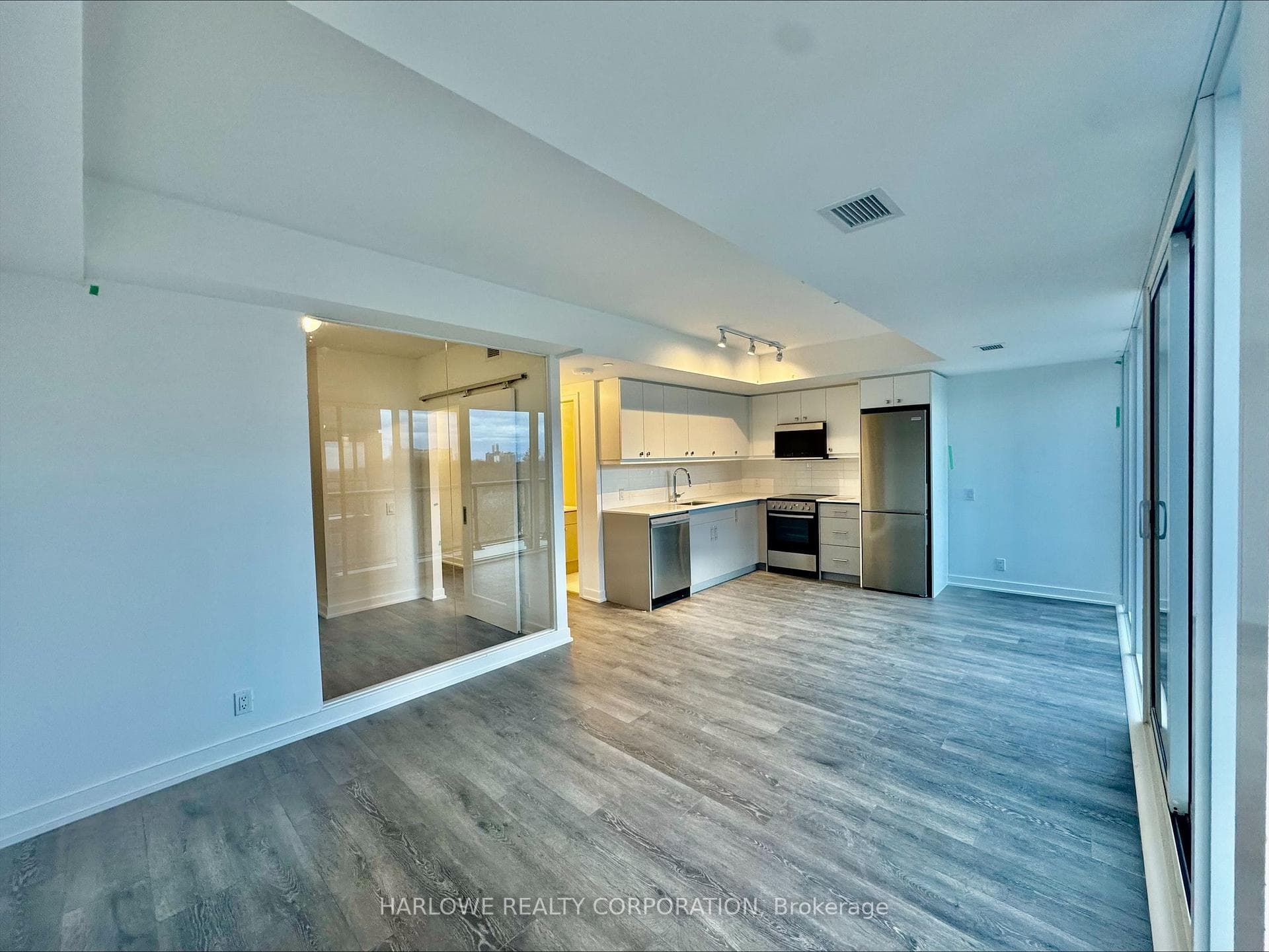 2 Manderley Drive Unit 725, Toronto E06