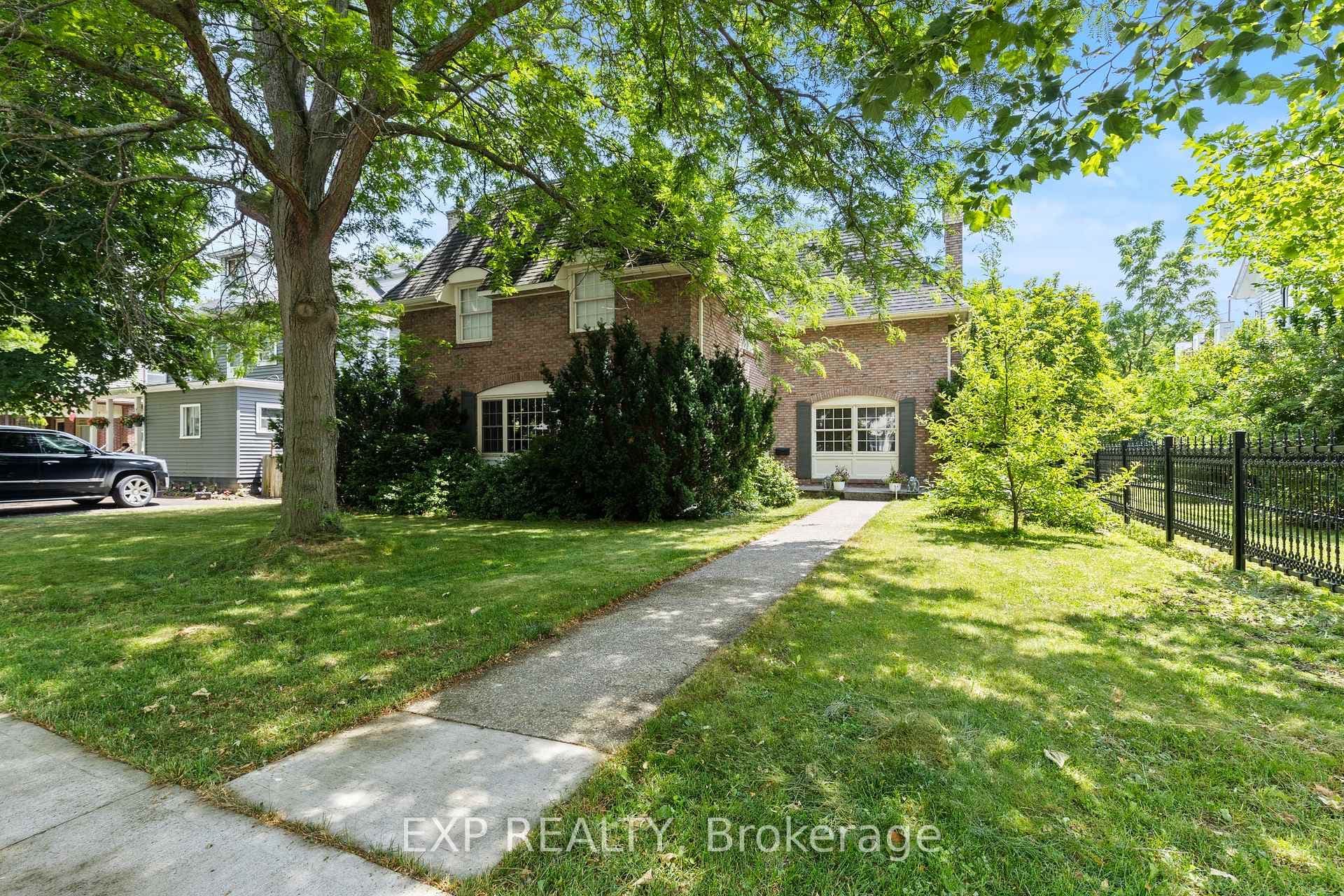 211 Merritt Street, Welland, ON L3C 4T8 - Photo 1