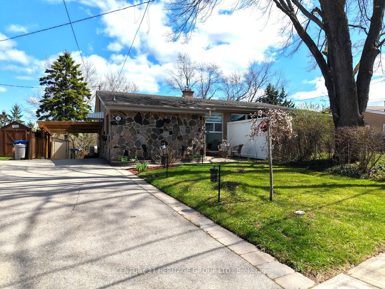 35 Jasper Drive, Aurora