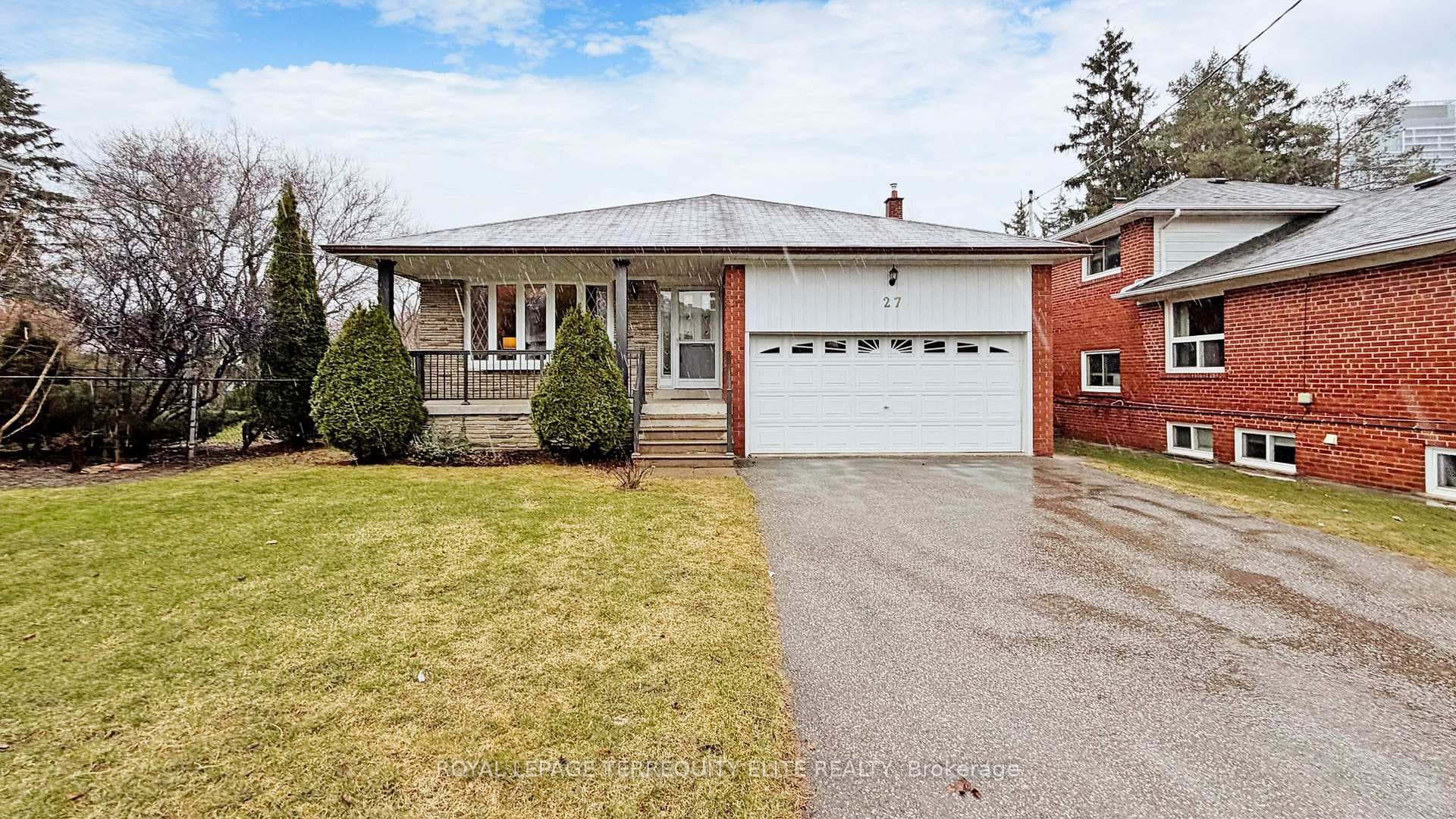 27 Doverwood Court, Willowdale / Newtonbrook, ON M2M 2G6 - Photo 1