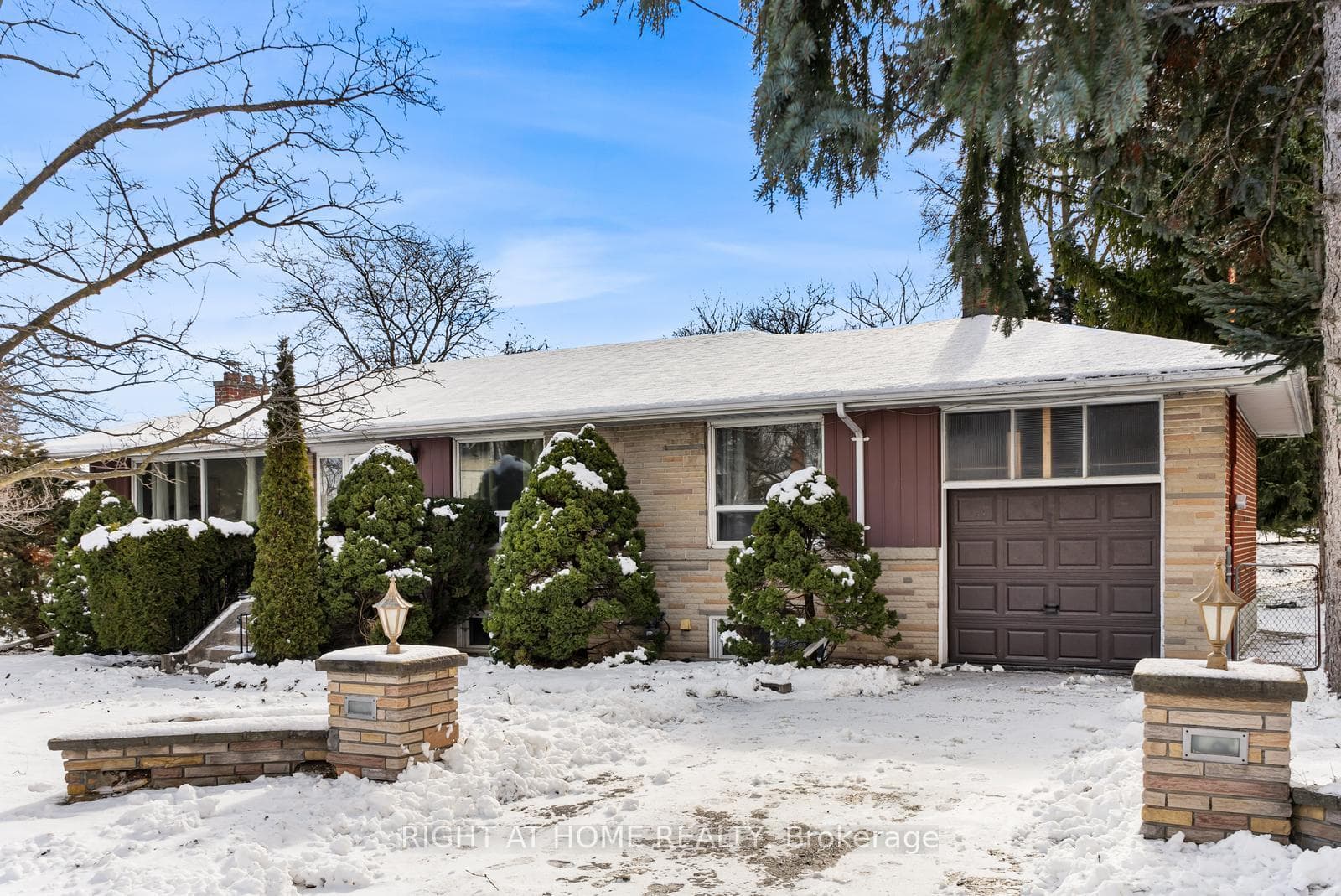 35 Caswell Drive, Willowdale / Newtonbrook, ON M2M 3M2 - Photo 1