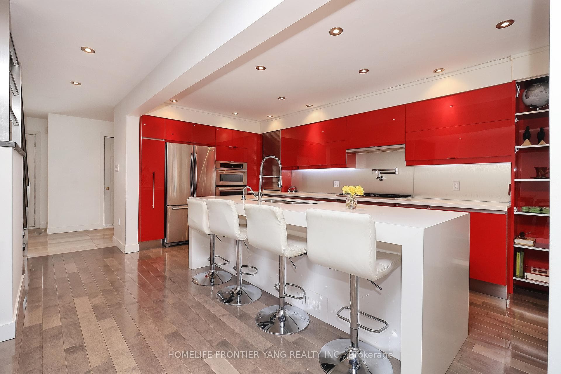 13 Mohawk Avenue, Mississauga, ON L5G 3R5 - Photo 1