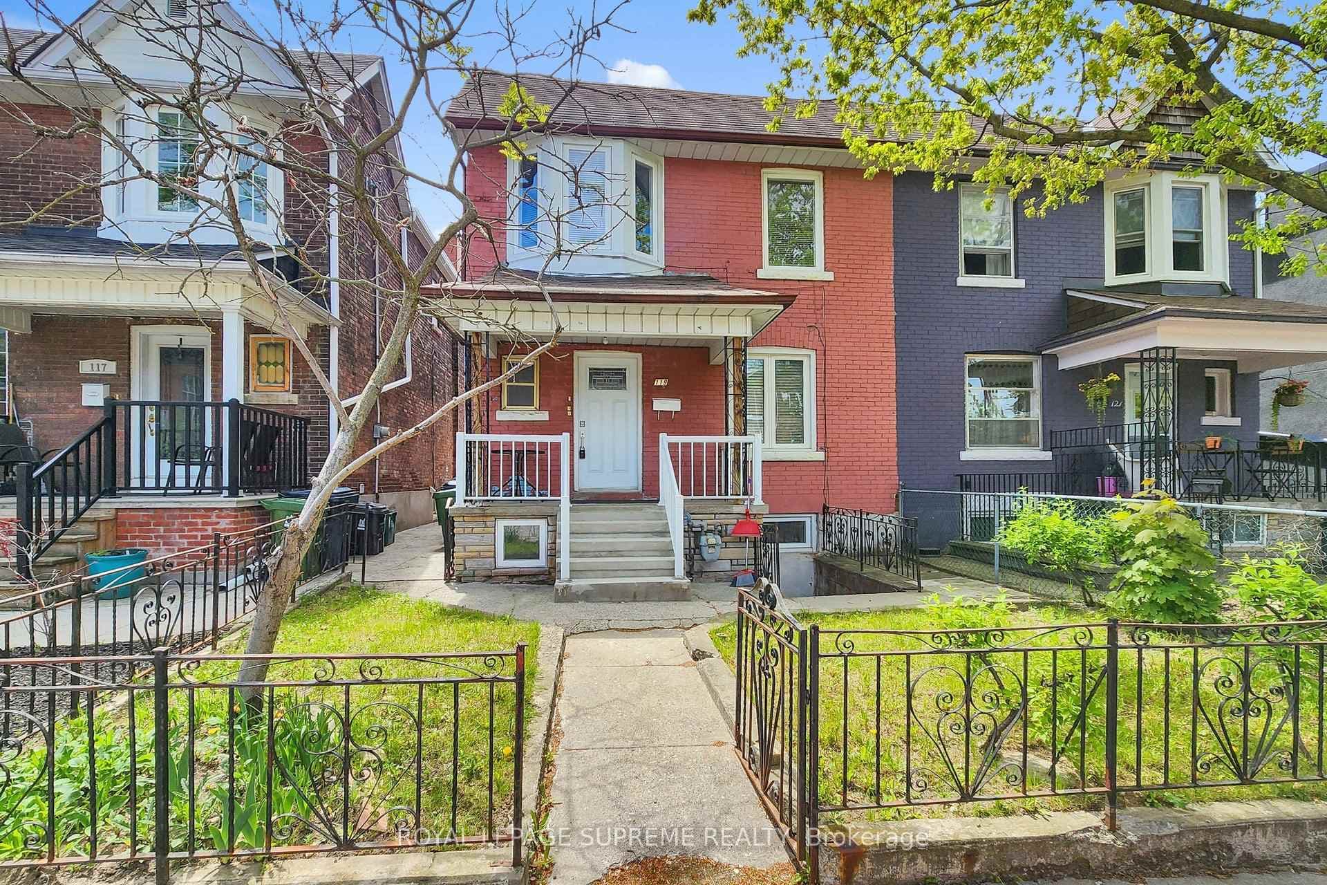 119 Essex Street, Bloor West Village / Swansea, ON M6G 1T4 - Photo 1