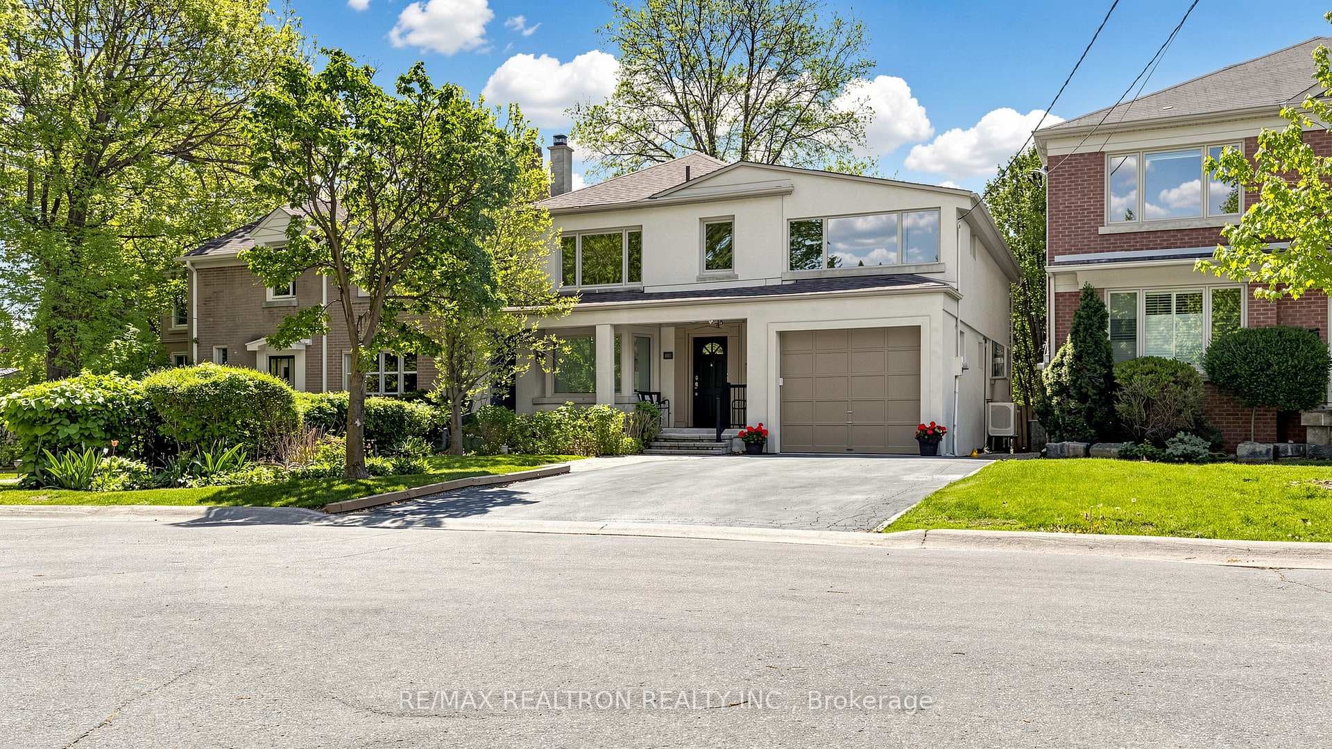 239 Sandringham Drive, Toronto C07