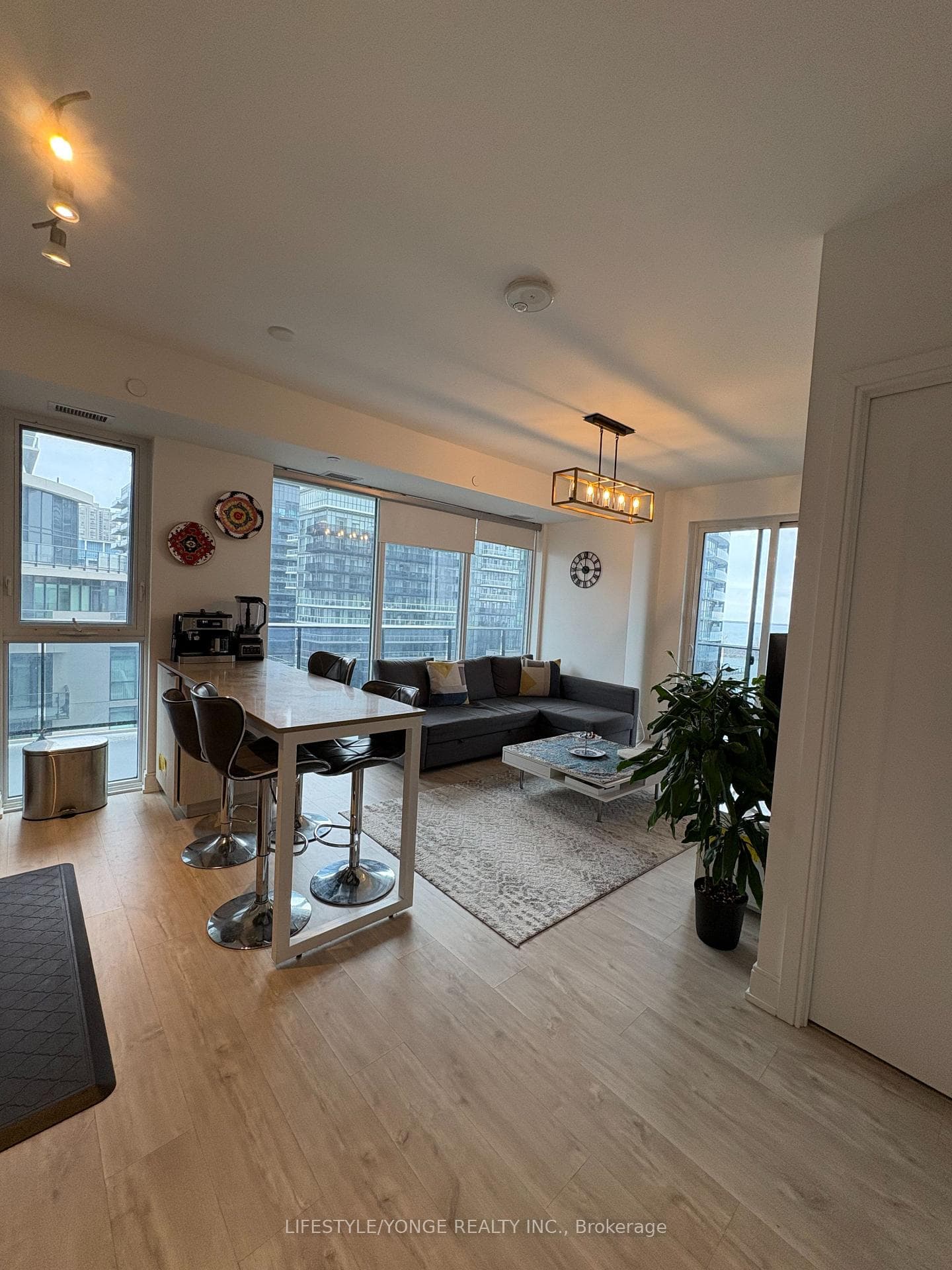 70 Annie Creig Drive Unit 904, Toronto W06