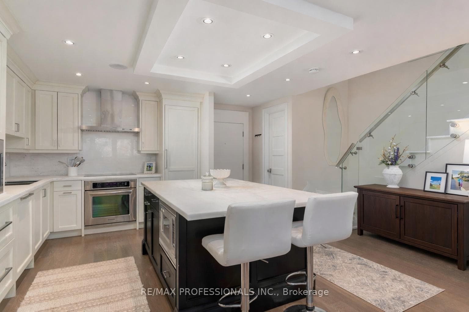 71 Old Mill Road Unit 304, Etobicoke (Islington / Rexdale), ON M8X 1G9 - Photo 1