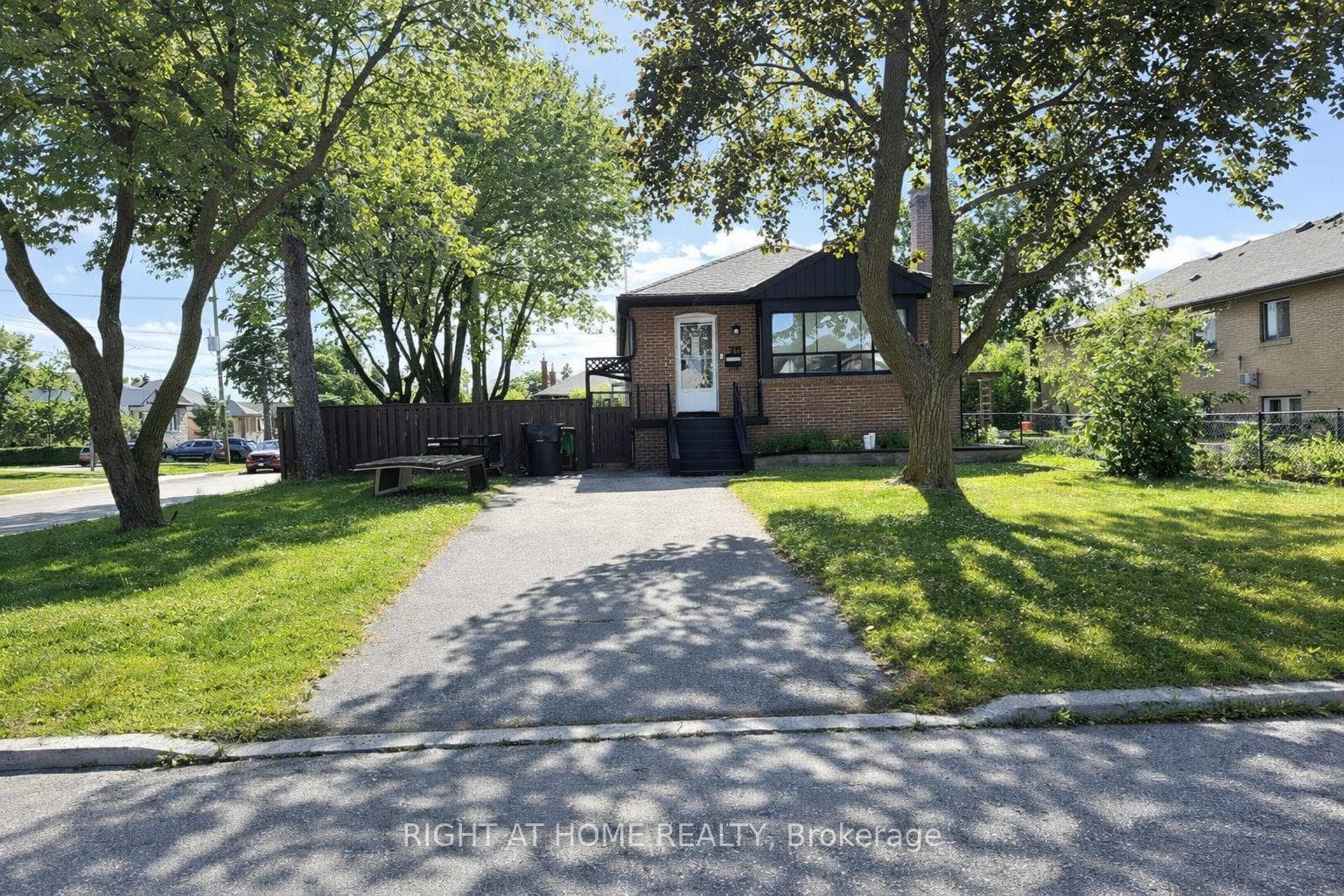 70 Bunnell Crescent, Downsview / Black Creek, ON M3M 2C1 - Photo 1