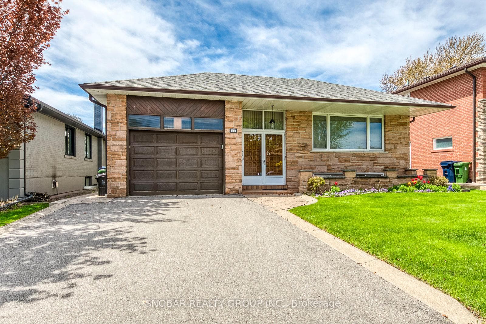 22 Norgrove Crescent, Toronto W09