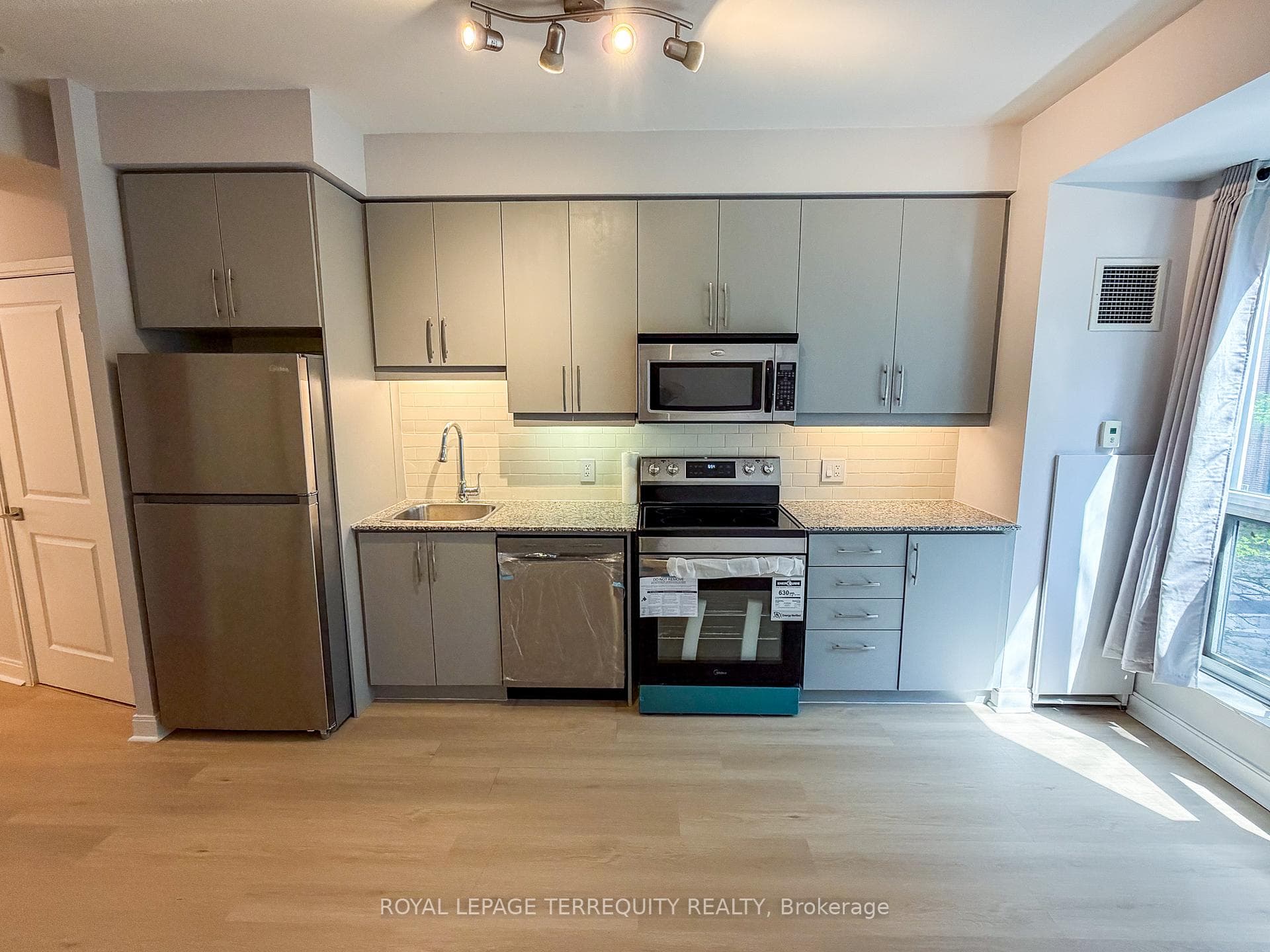 1 Scott Street Unit 311, Regent Park / Cabbagetown / St. James Town, ON M5E 1A1 - Photo 1