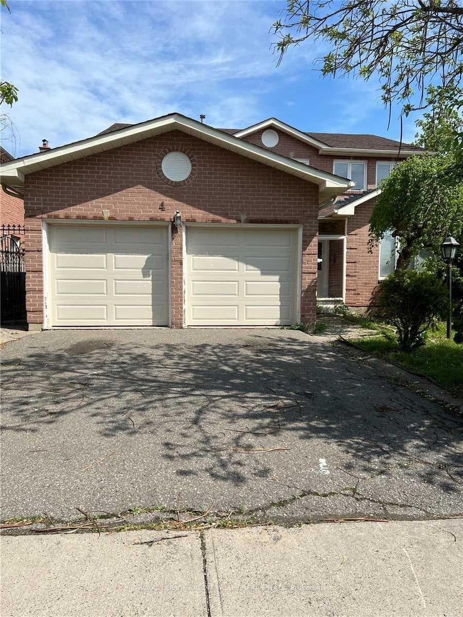 4 Lafleur Court, Brampton