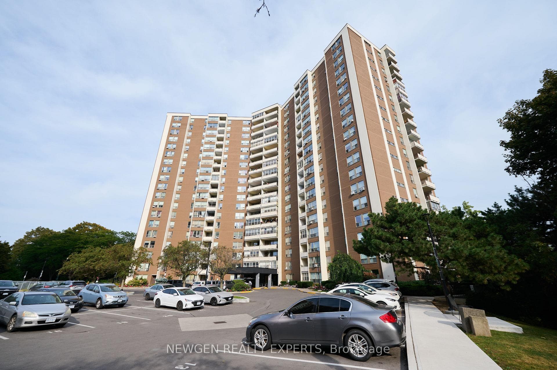 60 Pavane Link Way Unit 1411, Flemingdon Park / Don Mills, ON M3C 1A1 - Photo 1