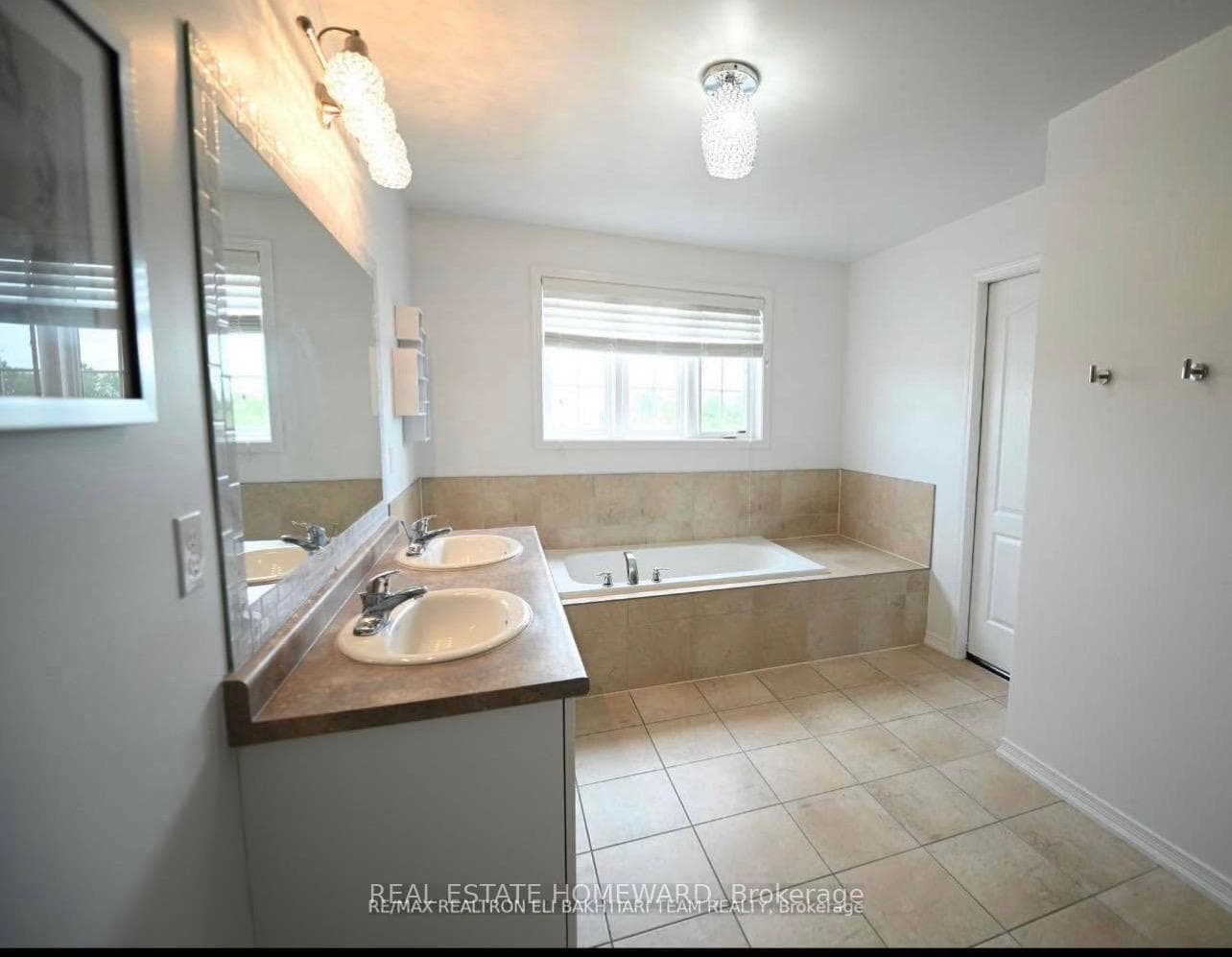 1226 Leslie Drive Unit Room 2, Innisfil, ON L9S 0G3 - Photo 1
