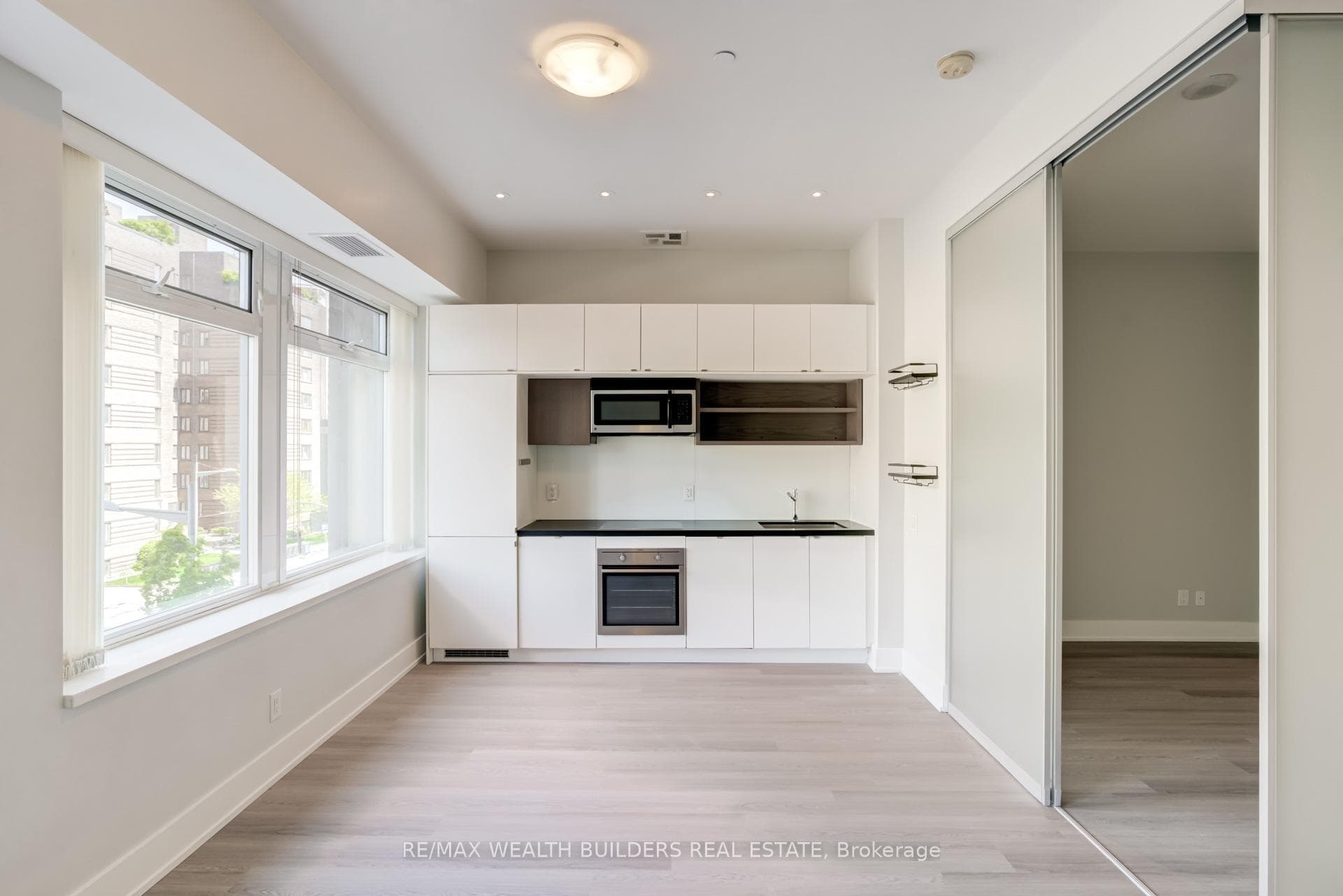 111 St Clair Avenue Unit 328, Annex / Yorkville / Summerhill, ON M4V 1N5 - Photo 1