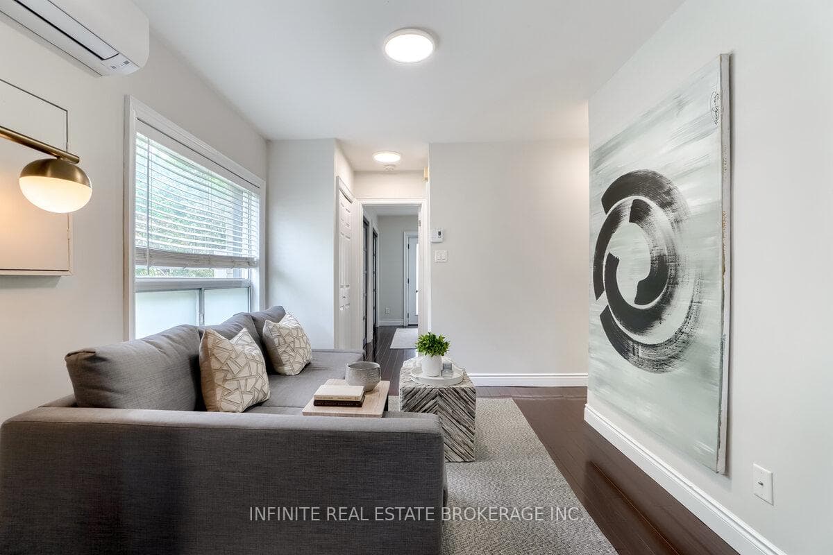 655 Coxwell Avenue, The Beaches / Upper Beaches, ON M4C 3B8 - Photo 1