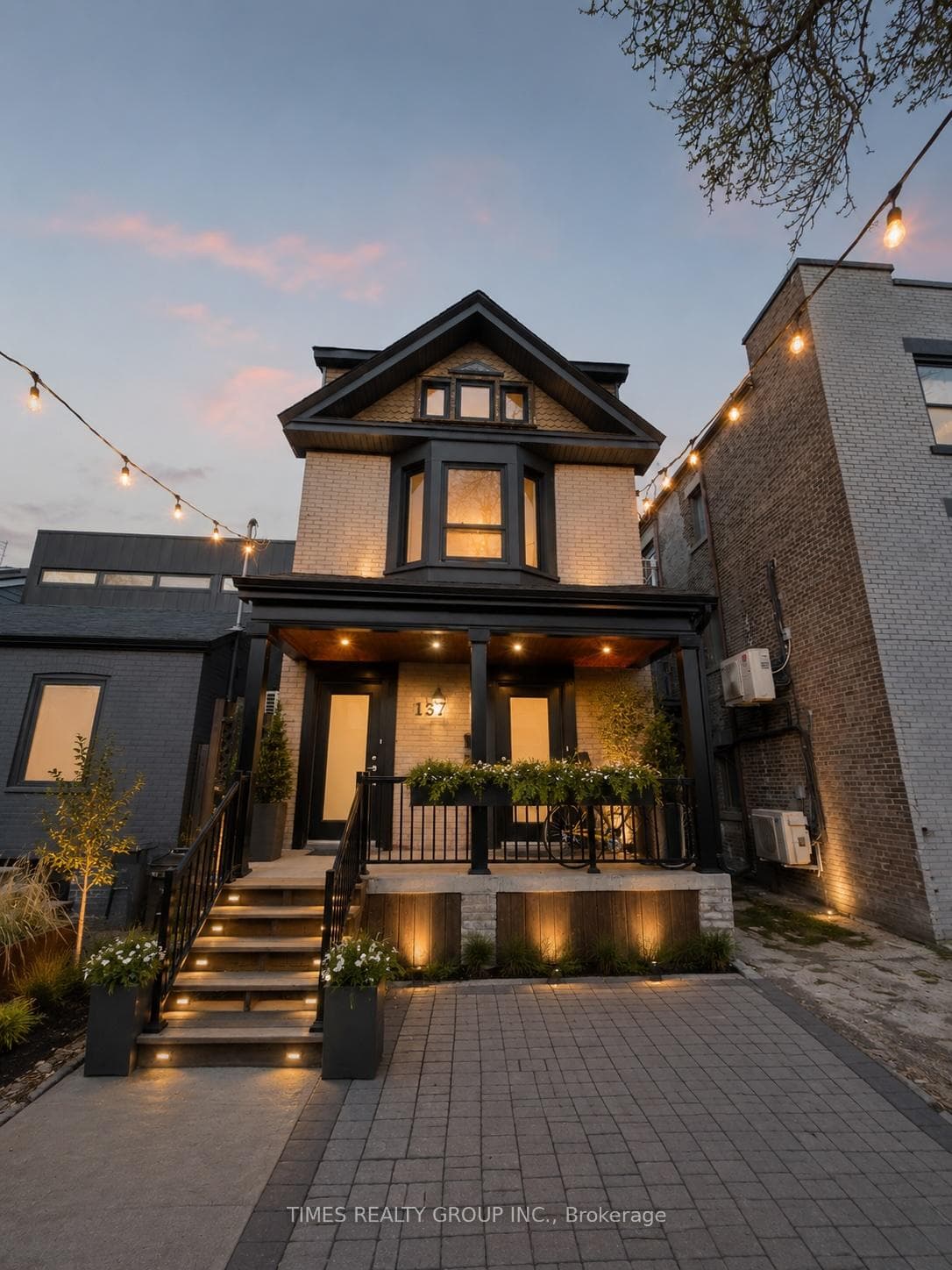 137 Curzon Street Unit 3, Toronto E01