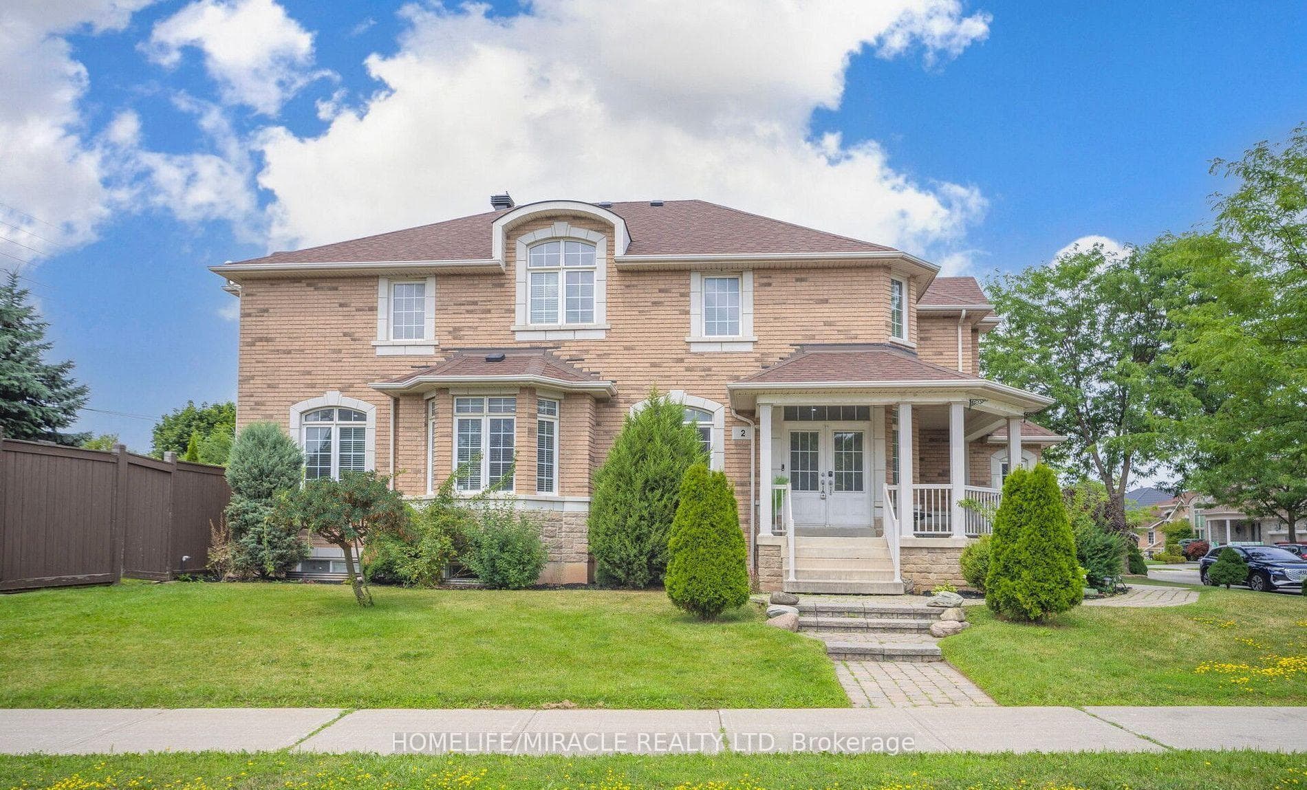 2 Roycrest Street, Brampton, ON L6Z 4P5 - Photo 1