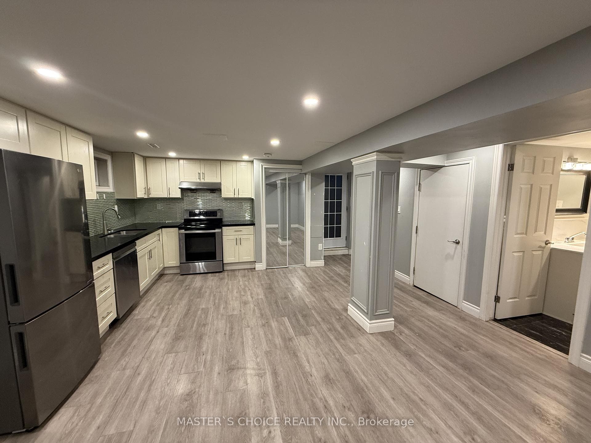 170 Orchard Hts Boulevard, Aurora