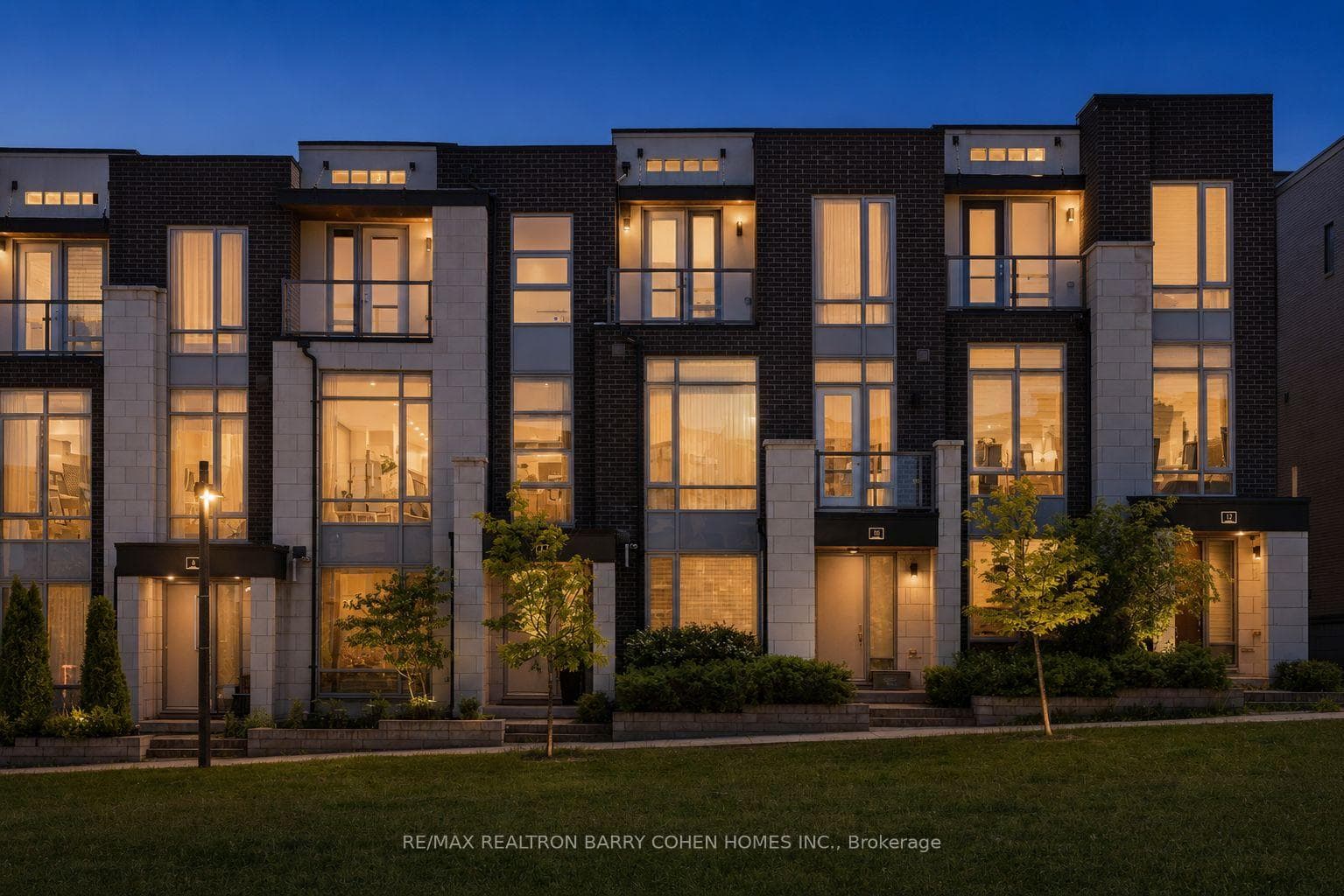 8 Heriot Place, Vaughan, ON L6A 4Z6 - Photo 1