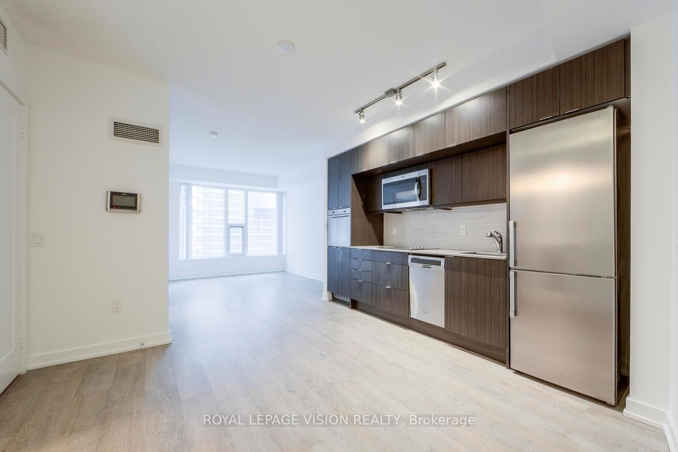 10 York Street Unit 909, Toronto C01