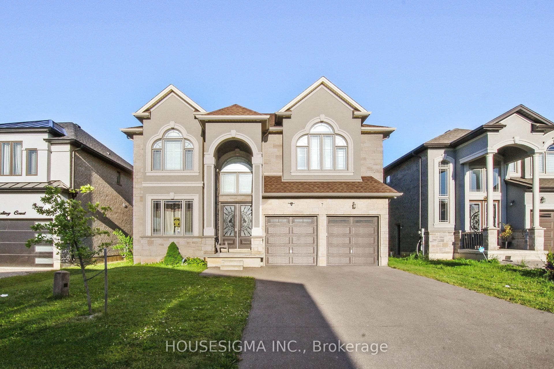 7 Riesling Court, Hamilton