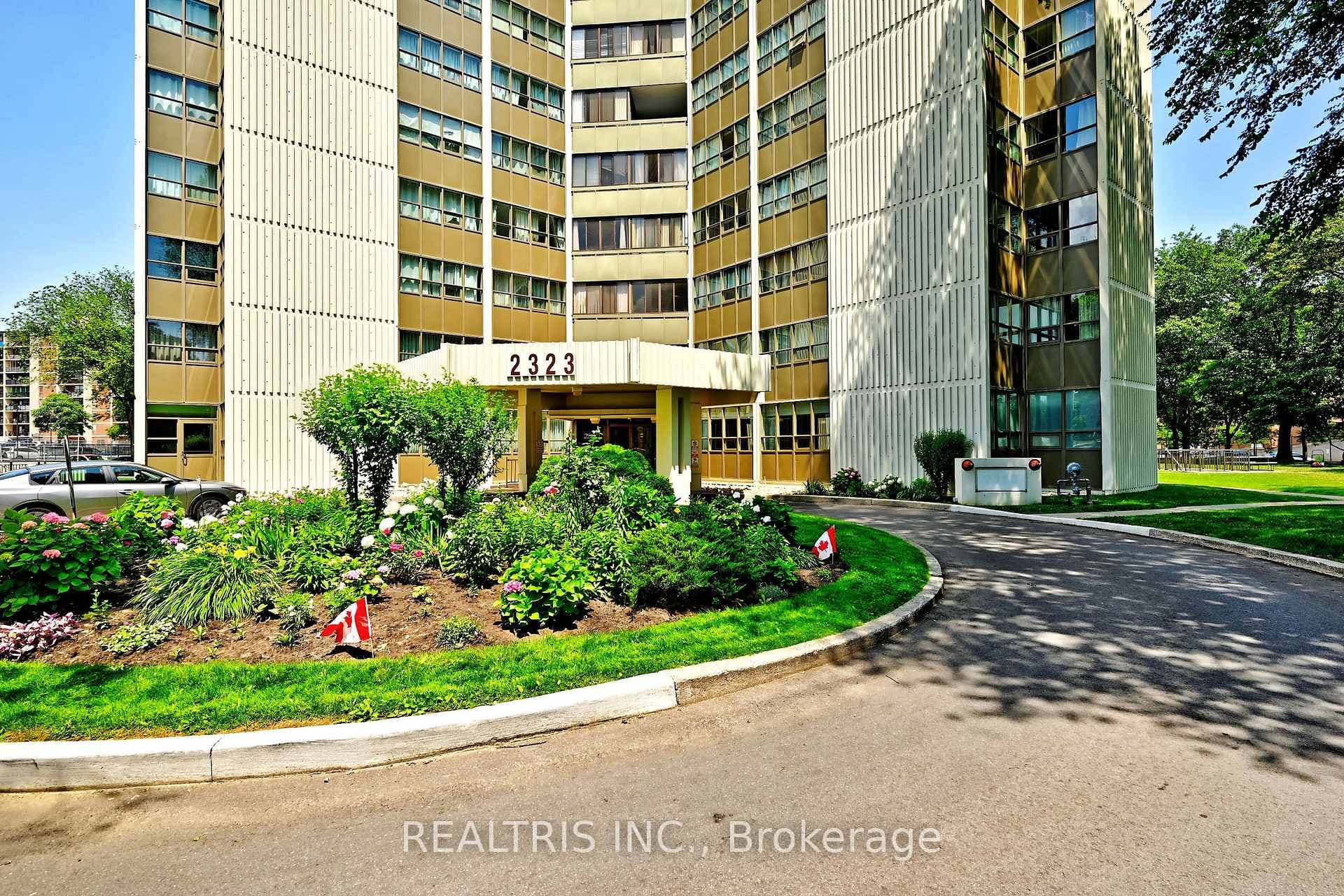 2323 Confederation Parkway Unit 807, Mississauga, ON L5B 1R6 - Photo 1