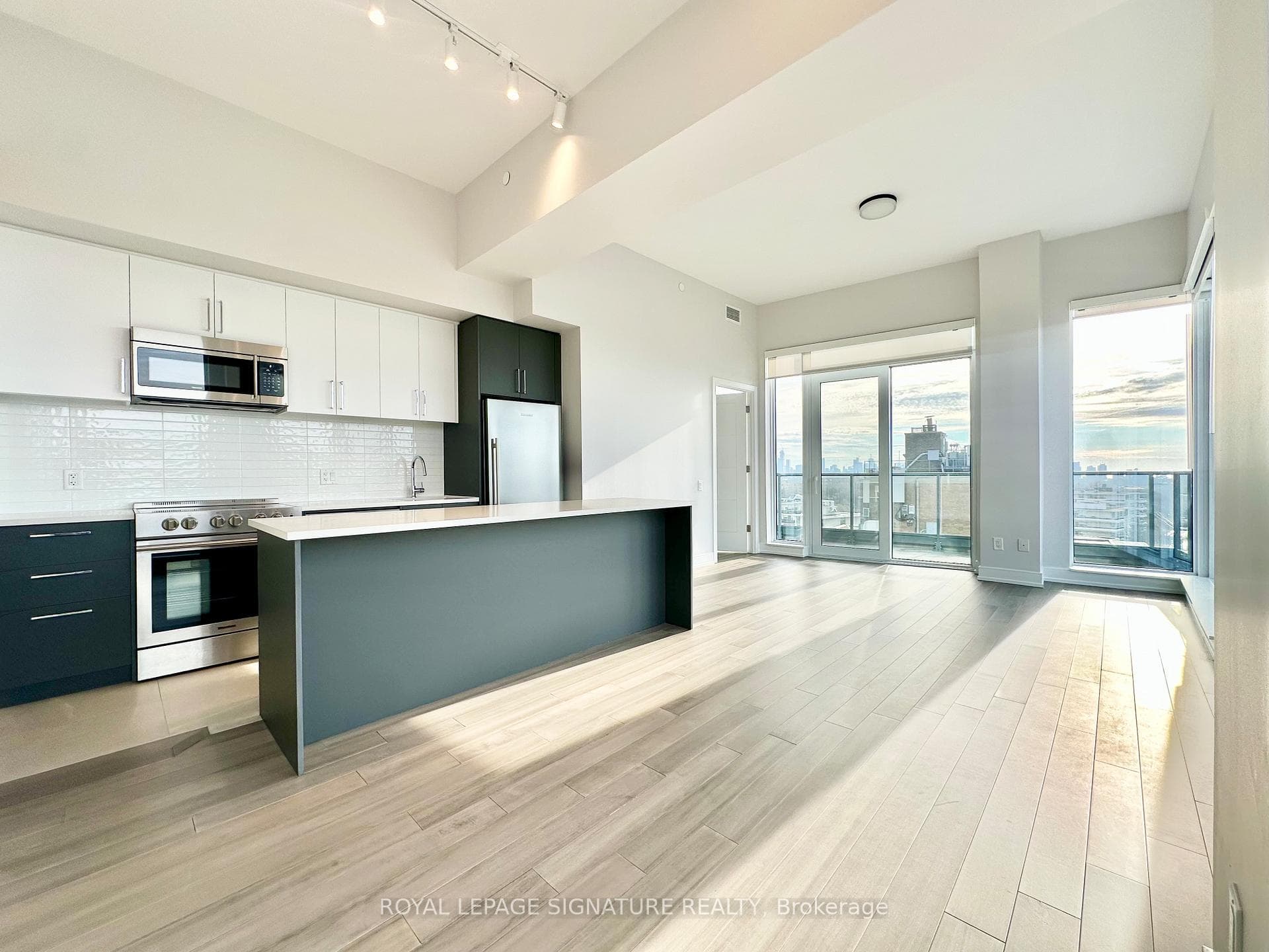 2525 Bathurst Street Unit 1303, Lawrence Park / Bedford Park, ON M6B 2Y9 - Photo 1