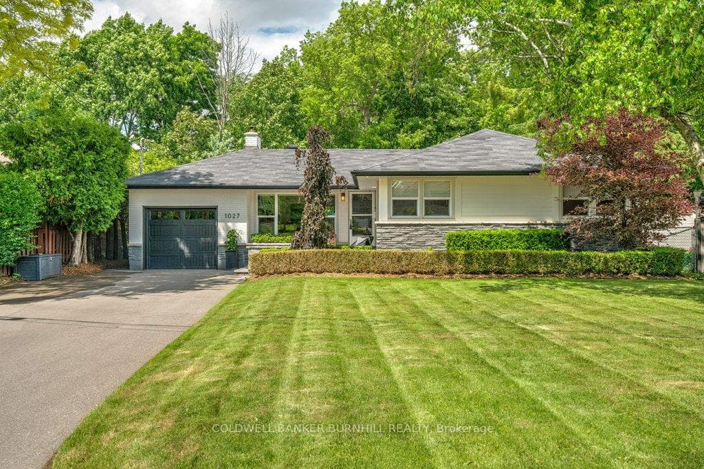 1027 Earl Crescent, Burlington