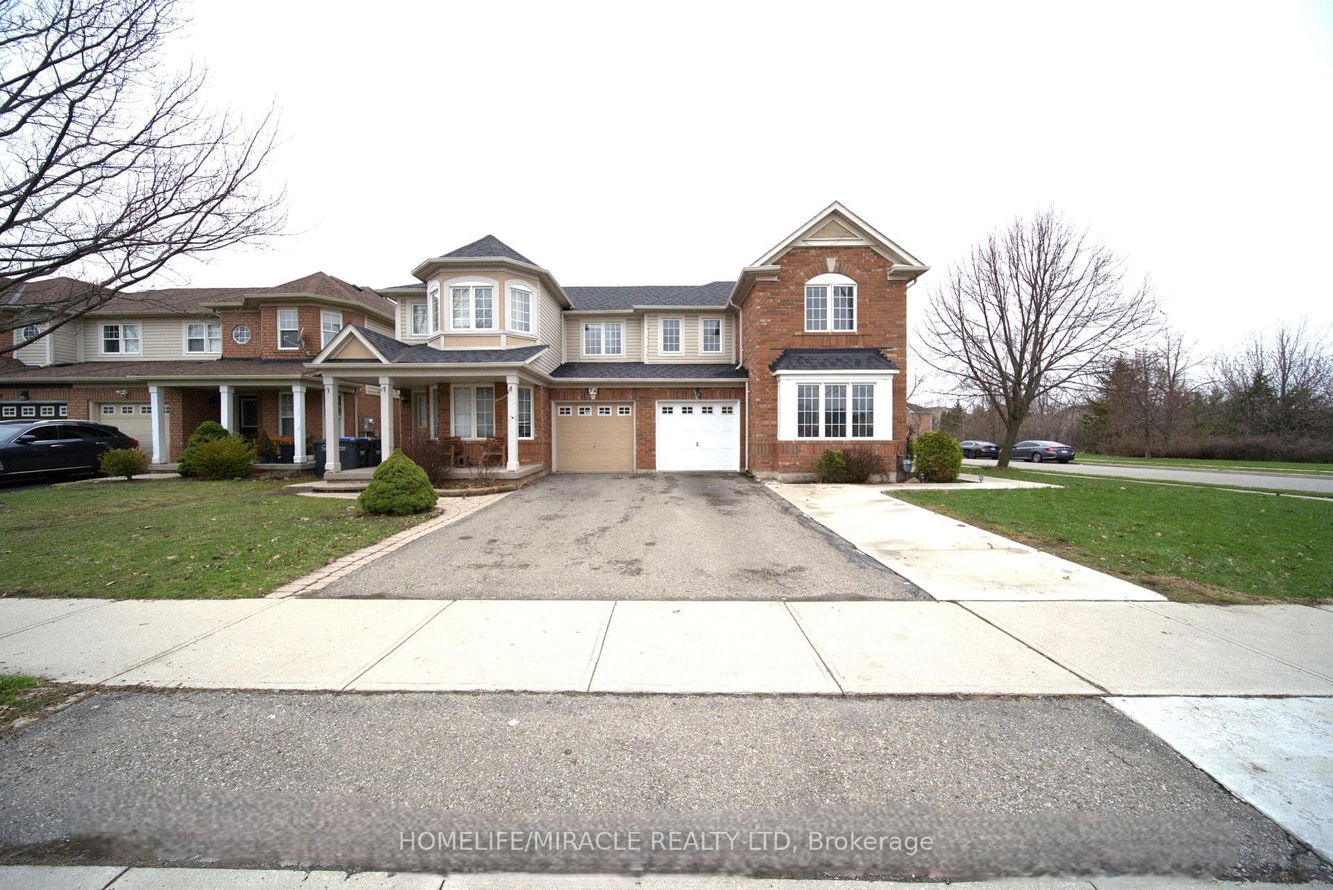 30 ORANGEGROVE Drive, Brampton