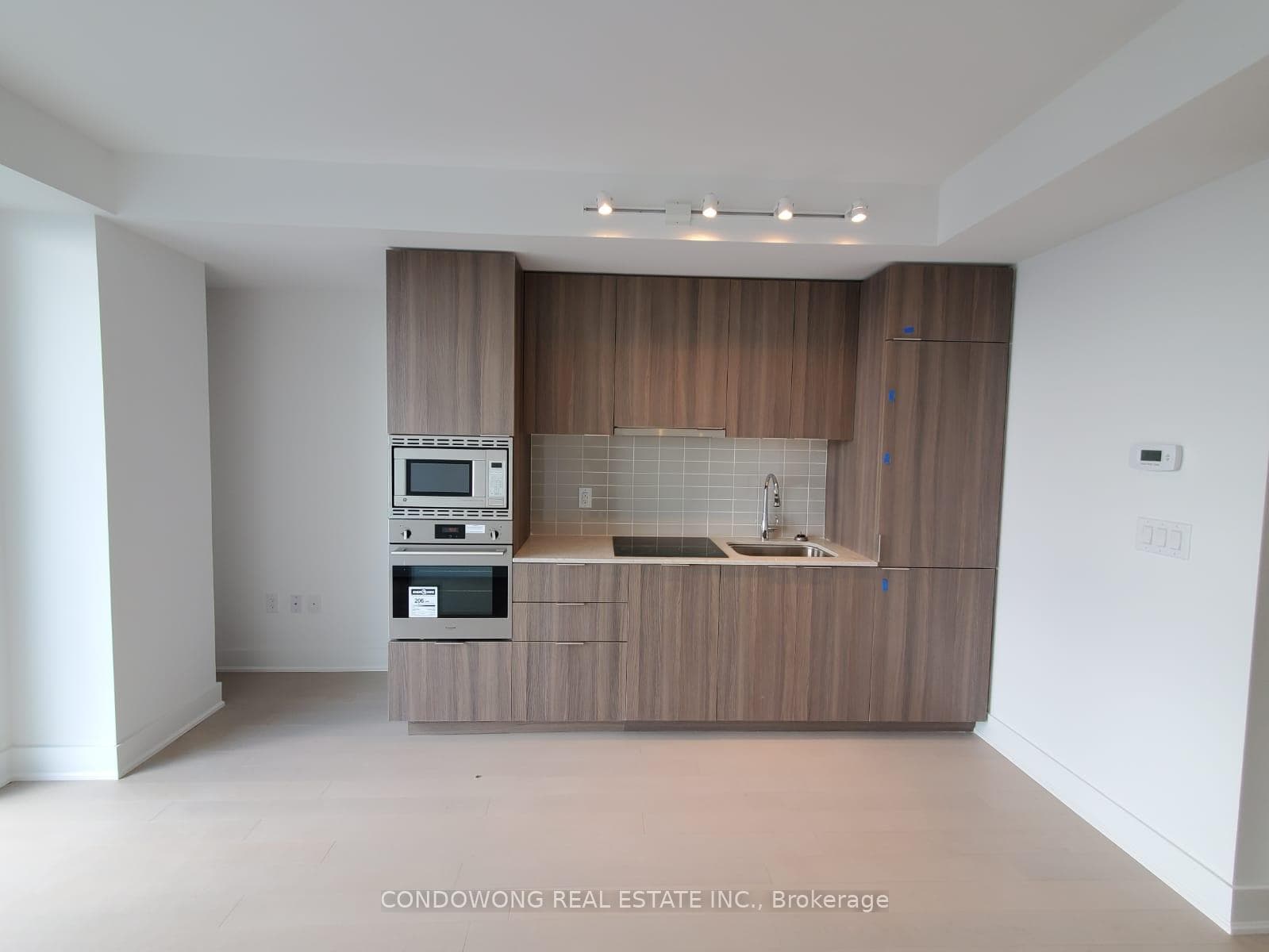 Luxurious High End Kitchen