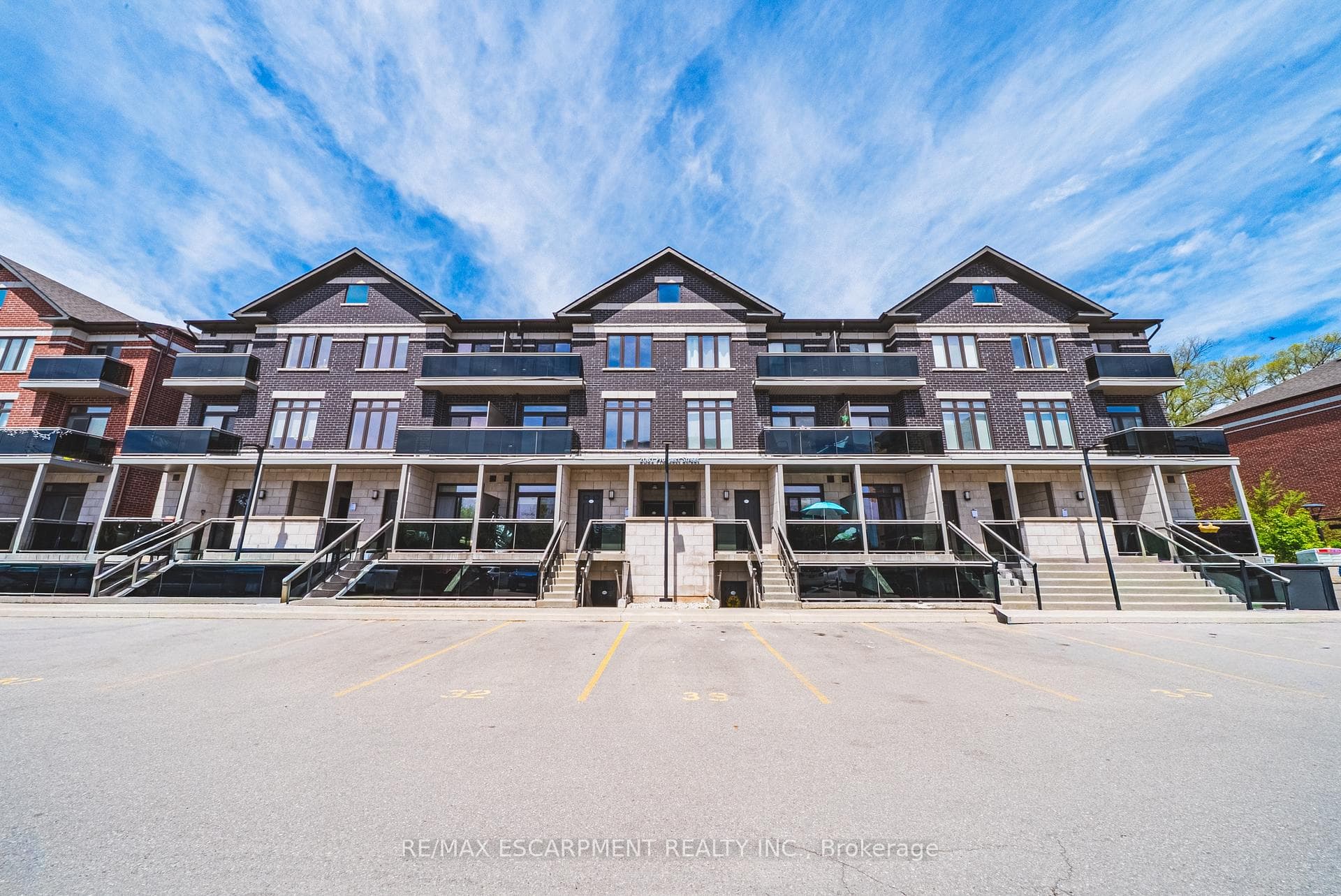 2061 Prospect Street Unit 209, Burlington, ON L7R 1Z2 - Photo 1