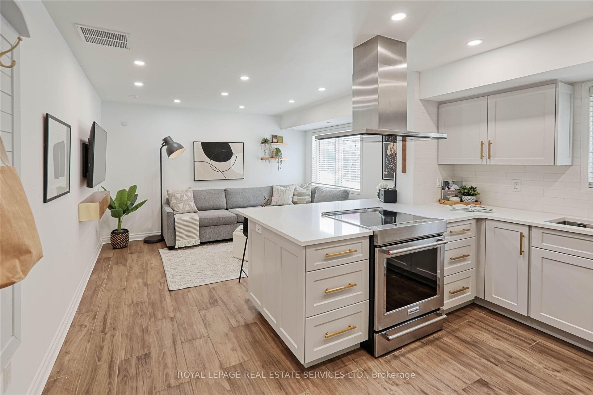 40 Merchant Lane Unit 113, Downtown Toronto / Waterfront, ON M6P 4J6 - Photo 1