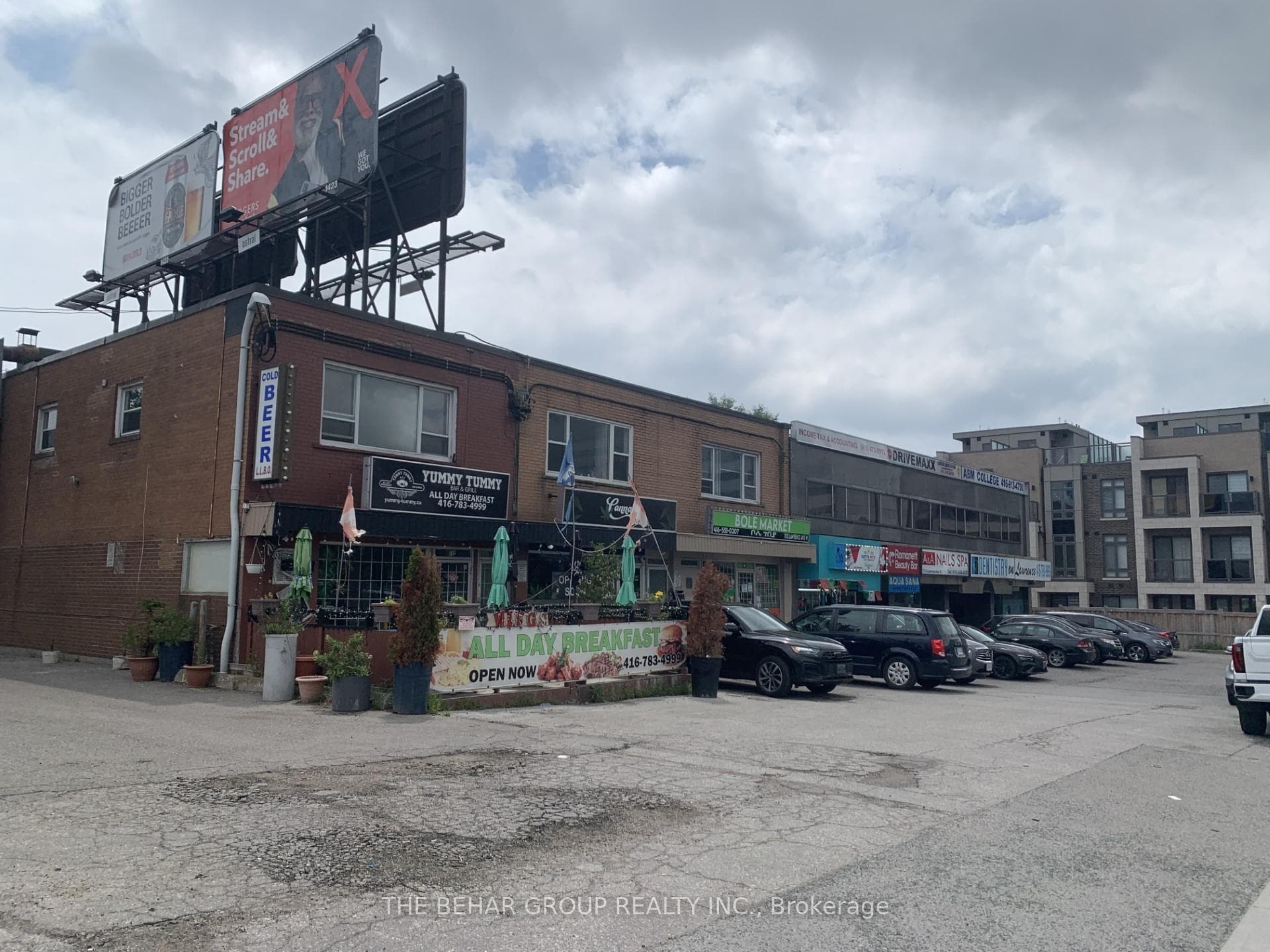 705 Lawrence Avenue Unit 203, Toronto W04