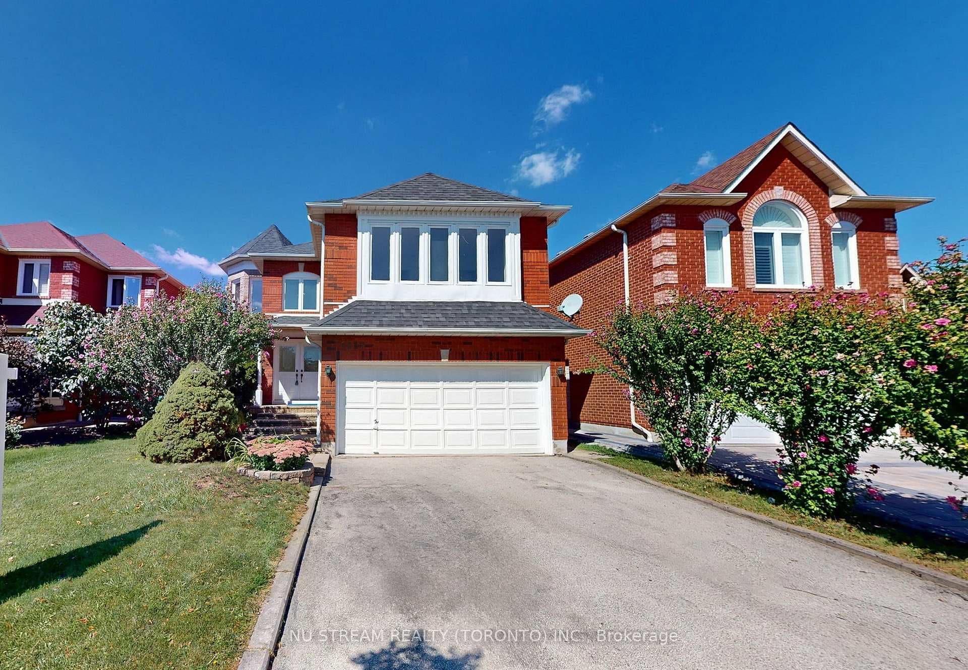 1337 Daniel Creek Road, Mississauga, ON L5V 1V3 - Photo 1