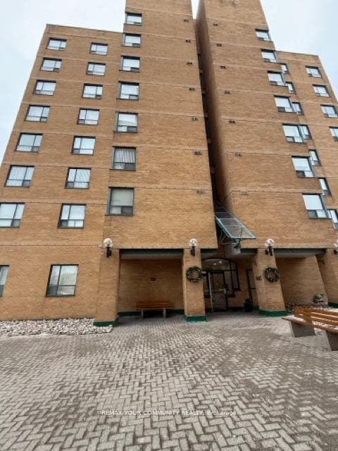 1665 Pickering Parkway Unit 812, Pickering, ON L1V 6L4 - Photo 1