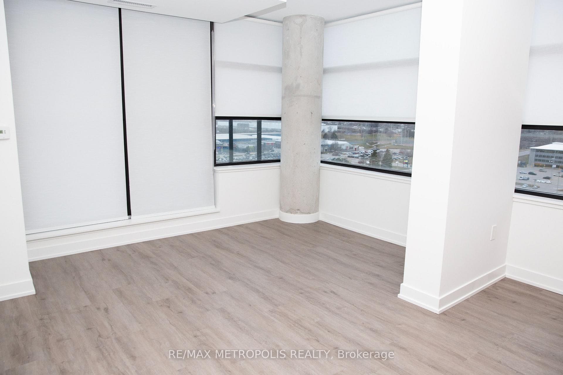 1606 Charles Street Unit 1309, Whitby, ON L1N 1B9 - Photo 1