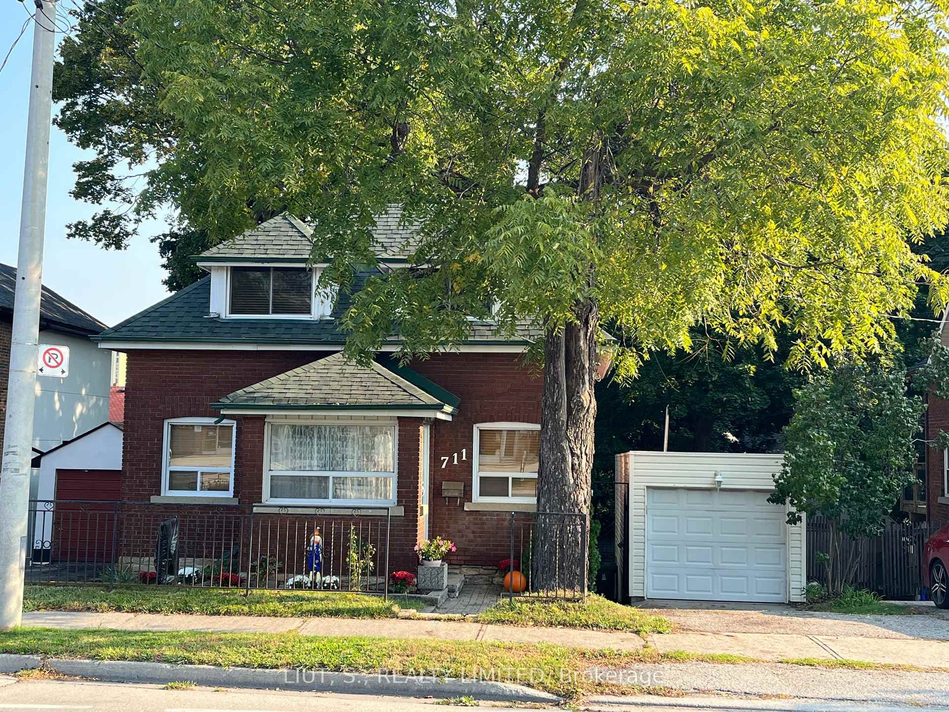 711 Scarlett Road, Etobicoke (Kingsview Village / Humber Heights), ON M9P 2T6 - Photo 1