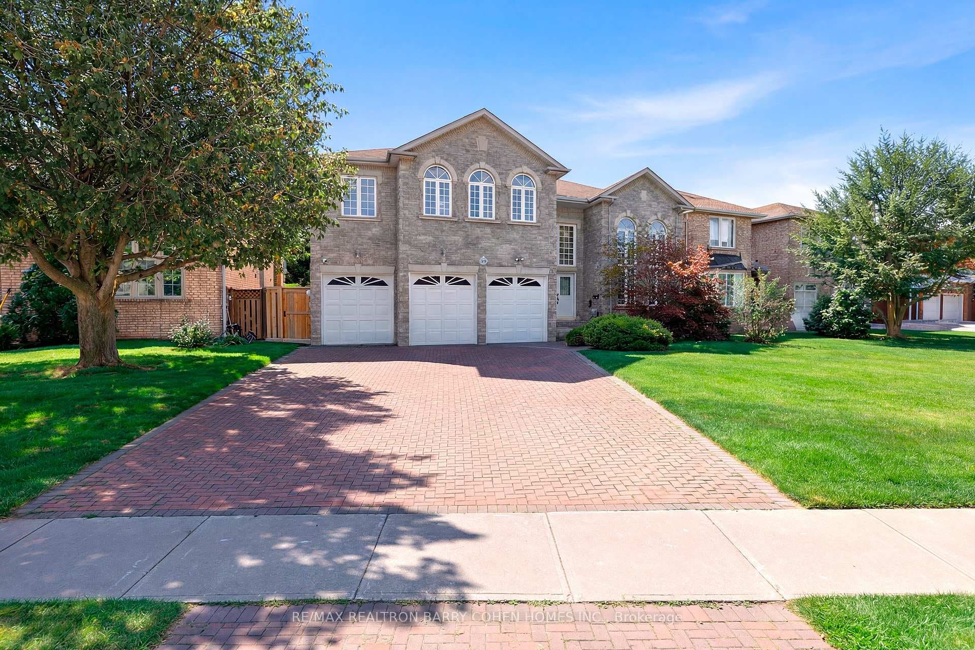 19 Risebrough Avenue, Willowdale / Newtonbrook, ON M2M 2E2 - Photo 1