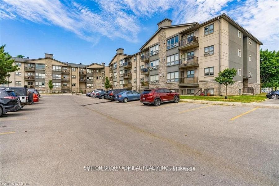 5 Jacksway Crescent Unit 108, London North