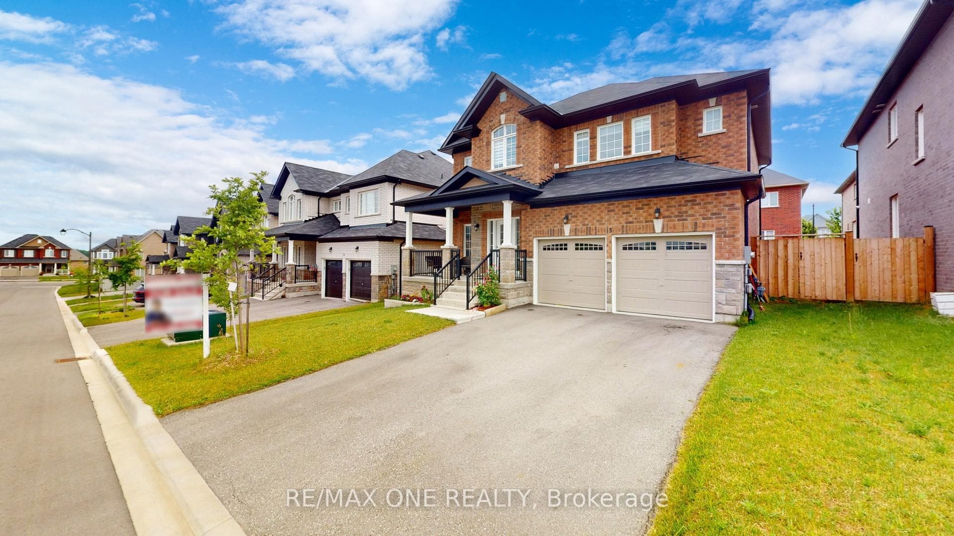 15 Haskins Crescent, Georgina, ON L4P 0H4 - Photo 1