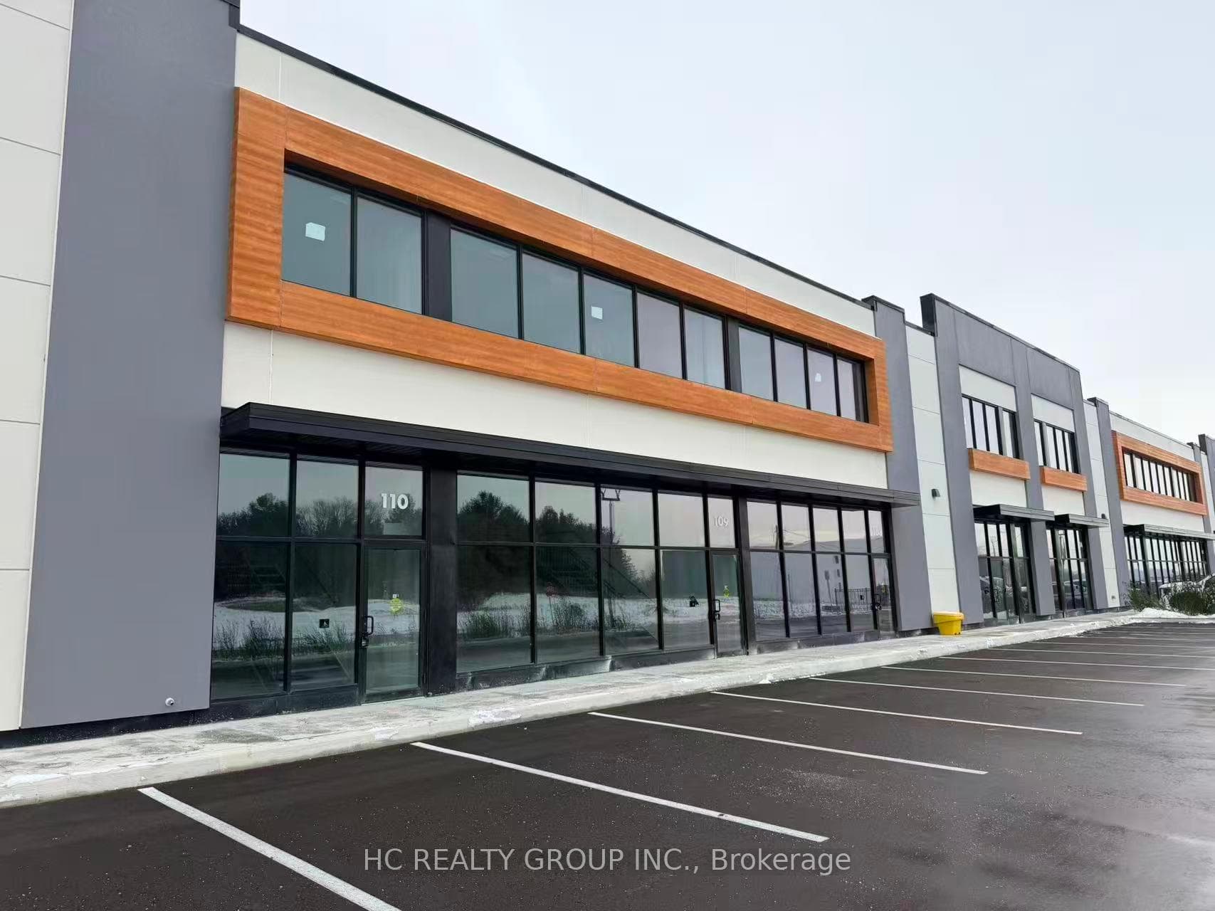 175 Melvin Robson Avenue Unit I07, Aurora, ON L4G 4B9 - Photo 1