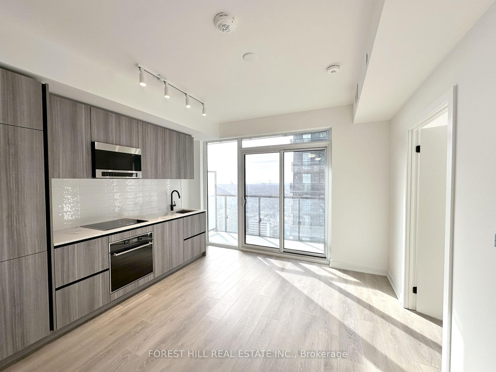 117 Broadway Avenue Unit 2612, Leaside / Davisville, ON M4P 1V3 - Photo 1