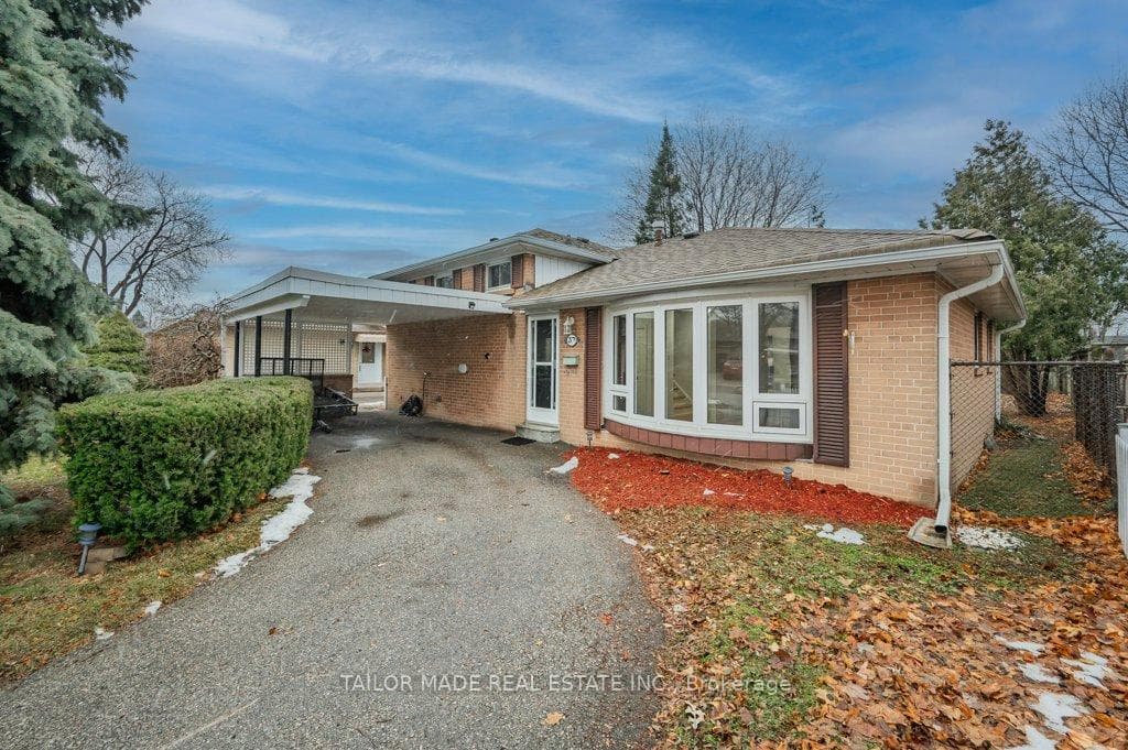 37 Vanderbrent Crescent, Etobicoke (Kingsview Village / Humber Heights), ON M9R 3W9 - Photo 1