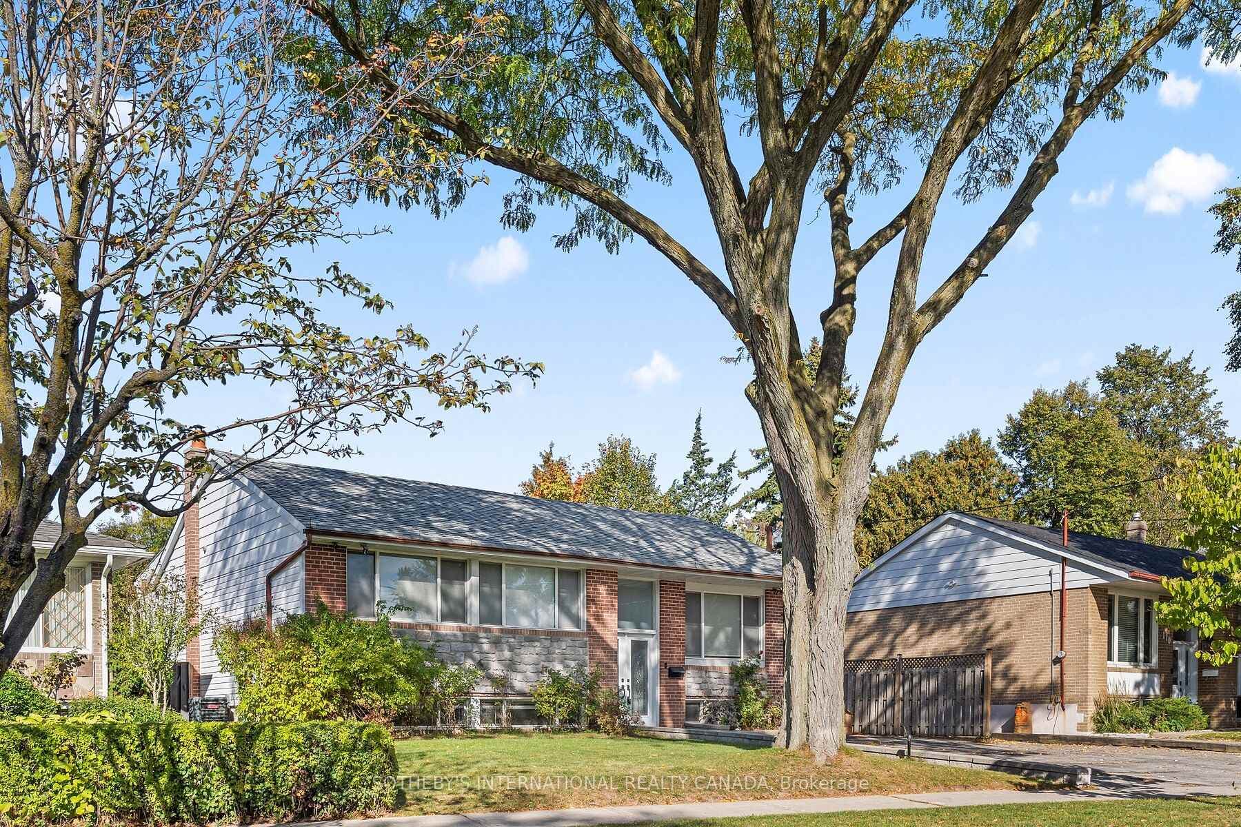 108 Lynedock Crescent, Don Mills / Parkwoods / Victoria Village, ON M3A 2B1 - Photo 1