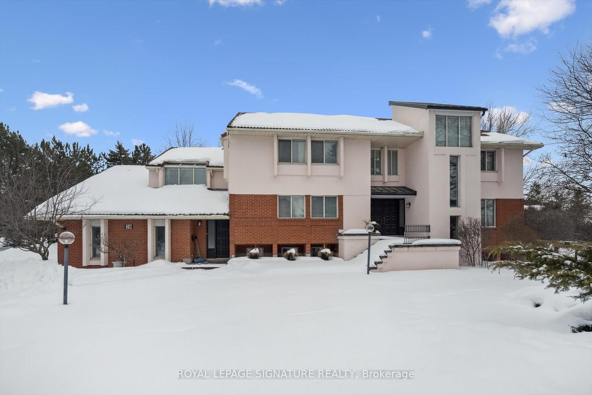 28 Manswood Crescent, Brampton, ON L6T 0A4 - Photo 1
