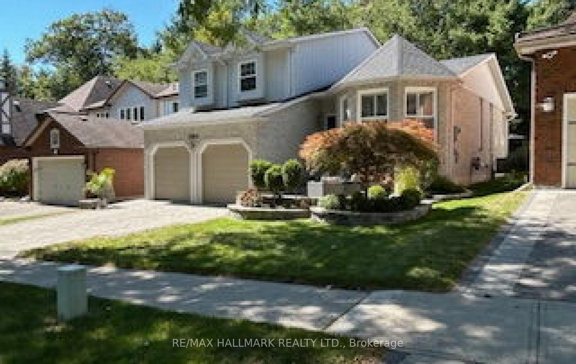 2004 Blairwood Court, Pickering, ON L1X 2S3 - Photo 1