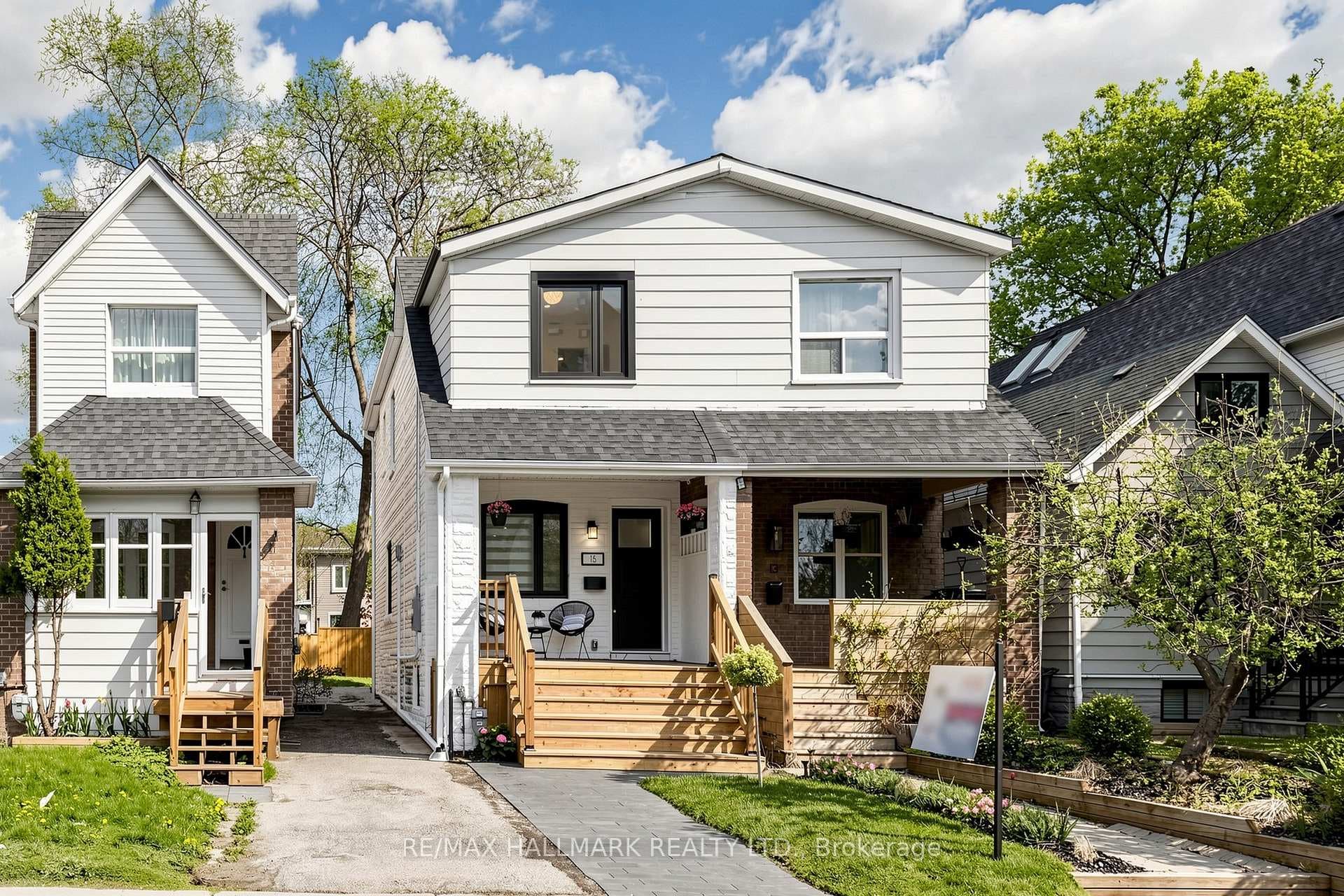 15 Eastdale Avenue, Danforth / East York, ON M4C 4Z8 - Photo 1