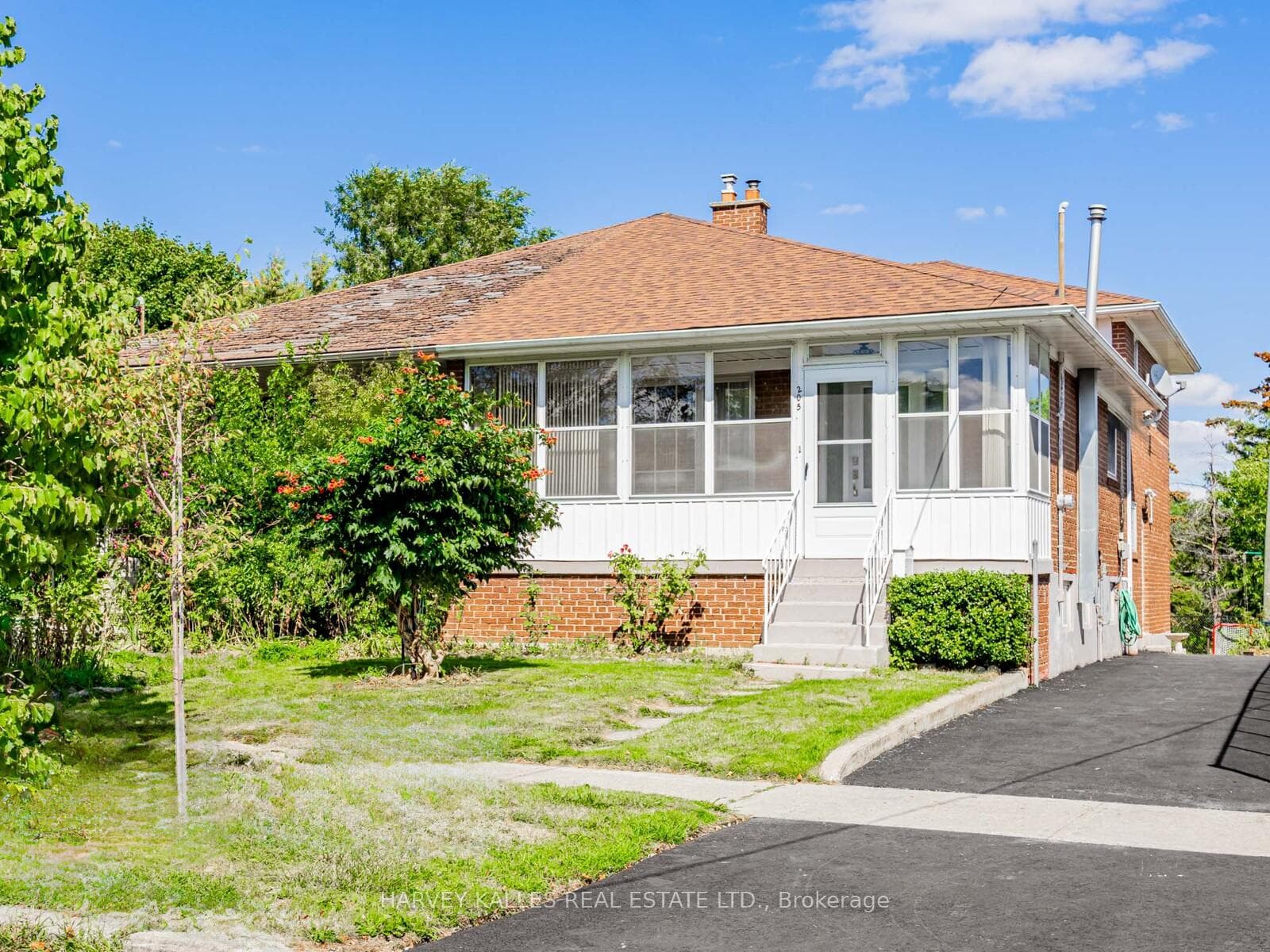 205 Vauxhall Drive, Dorset Park / Kennedy Park, ON M1P 1R6 - Photo 1