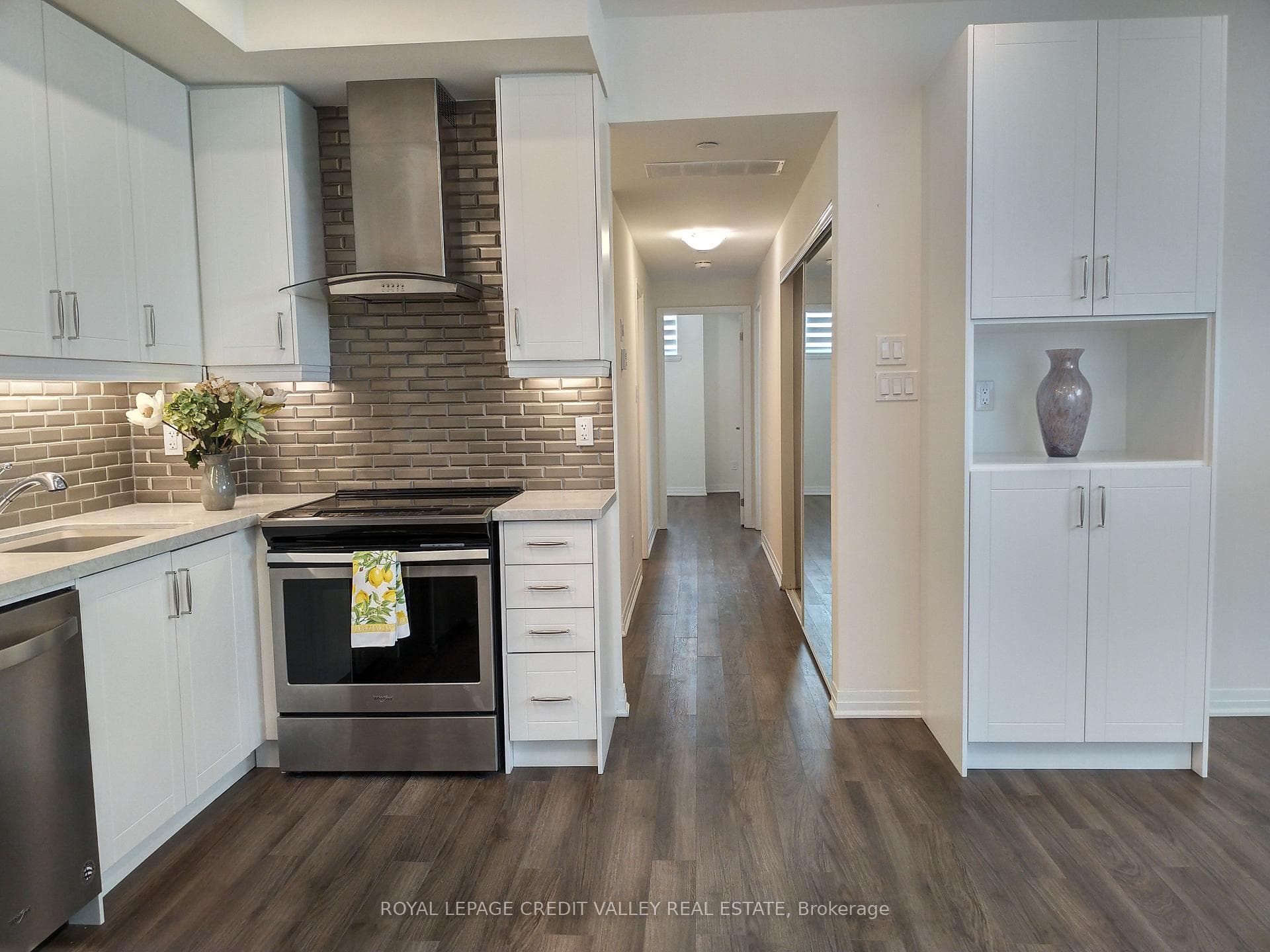 650 Atwater Avenue Unit 37, Mississauga, ON L5G 0B6 - Photo 1